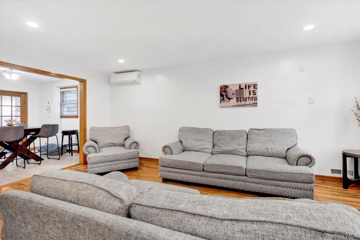 #10 photo, 239 Brinsmade Avenue, Bronx , NY 10465