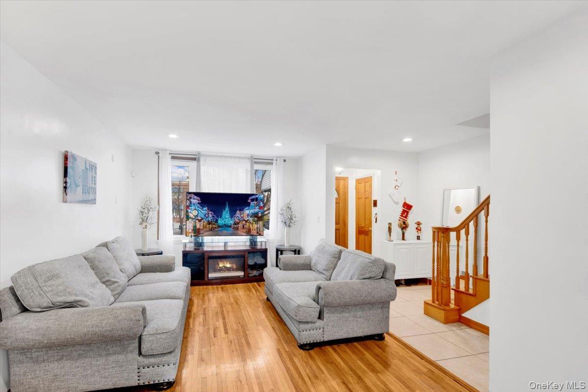 #12 photo, 239 Brinsmade Avenue, Bronx , NY 10465