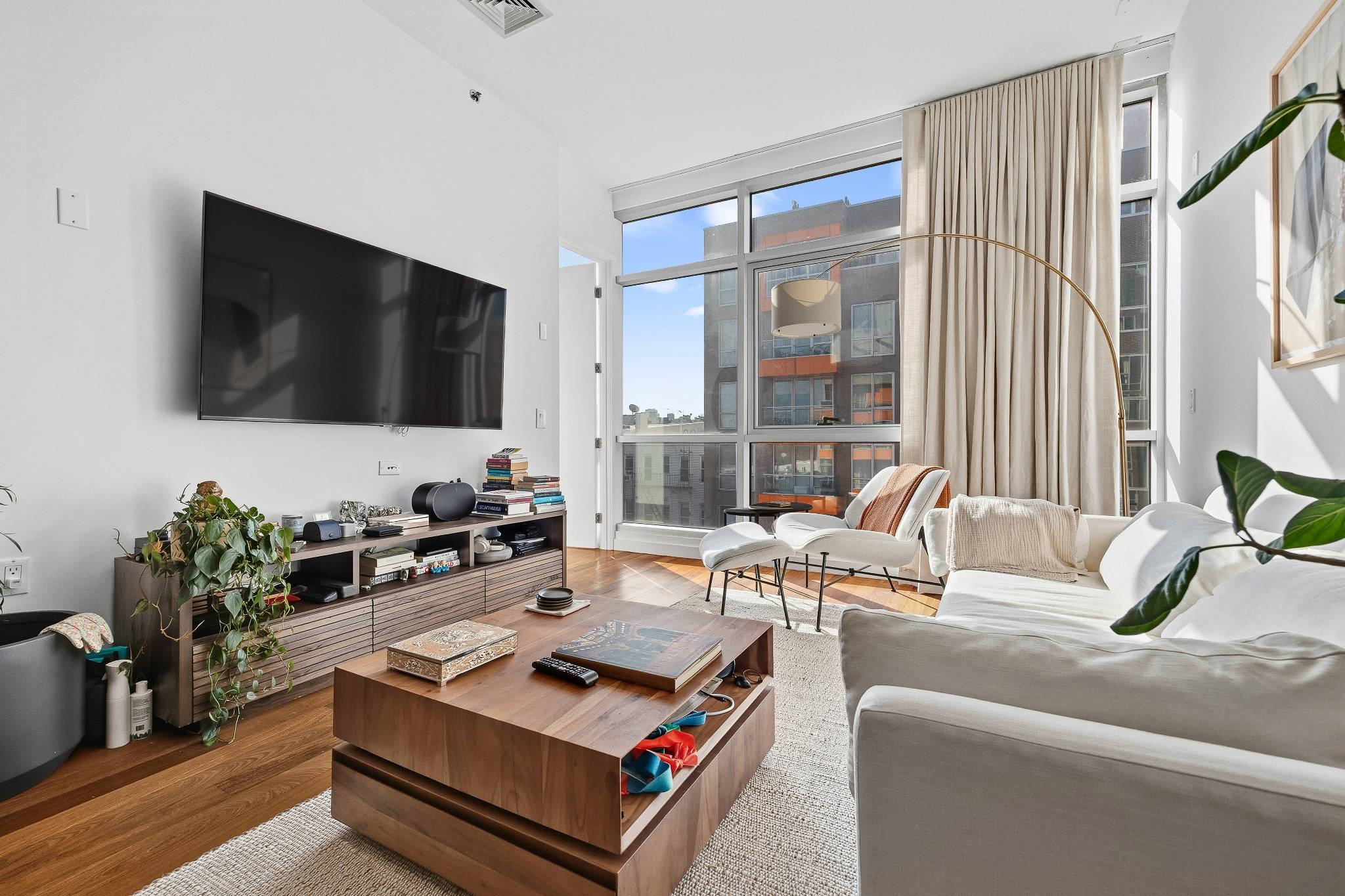 #8 photo, 162 N 12th Street, Williamsburg , NY 11249-1752