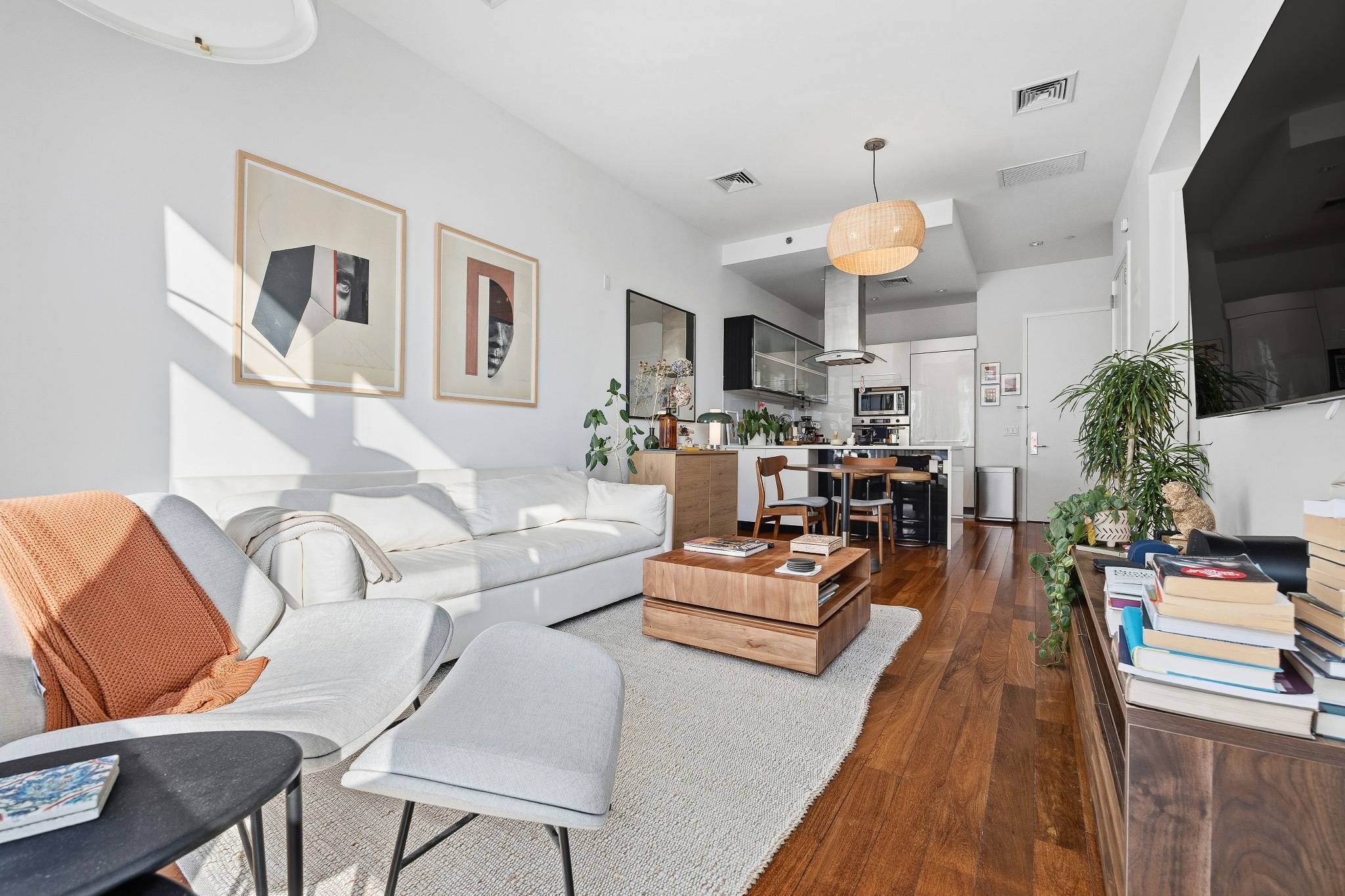 #9 photo, 162 N 12th Street, Williamsburg , NY 11249-1752