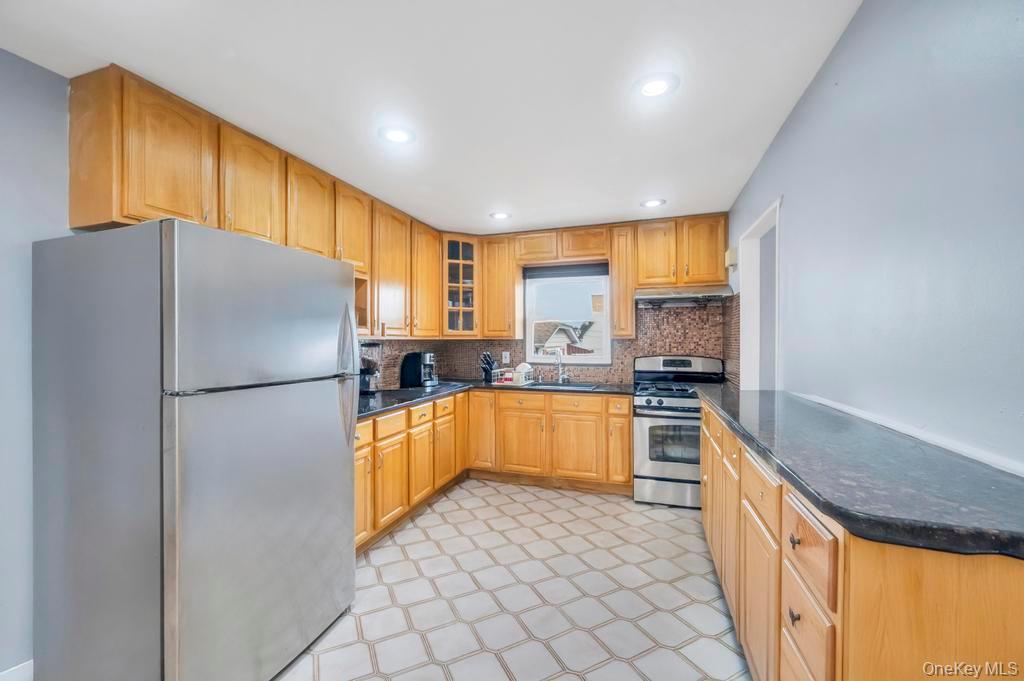 #14 photo, 1316 Standard Avenue, Elmont , NY 11003