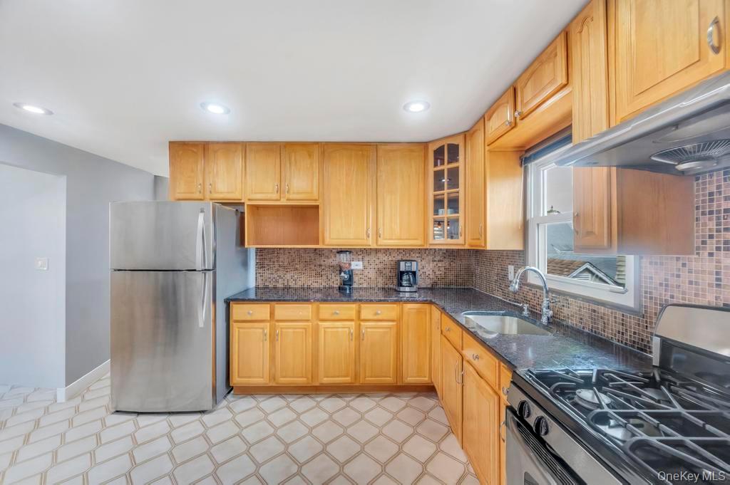 #17 photo, 1316 Standard Avenue, Elmont , NY 11003