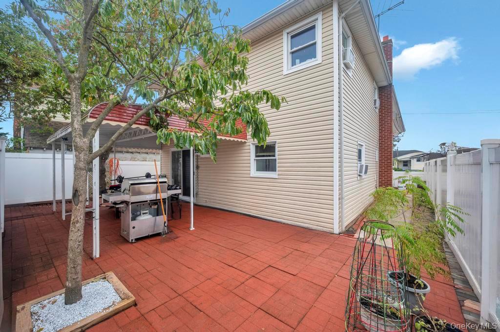 #4 photo, 1316 Standard Avenue, Elmont , NY 11003