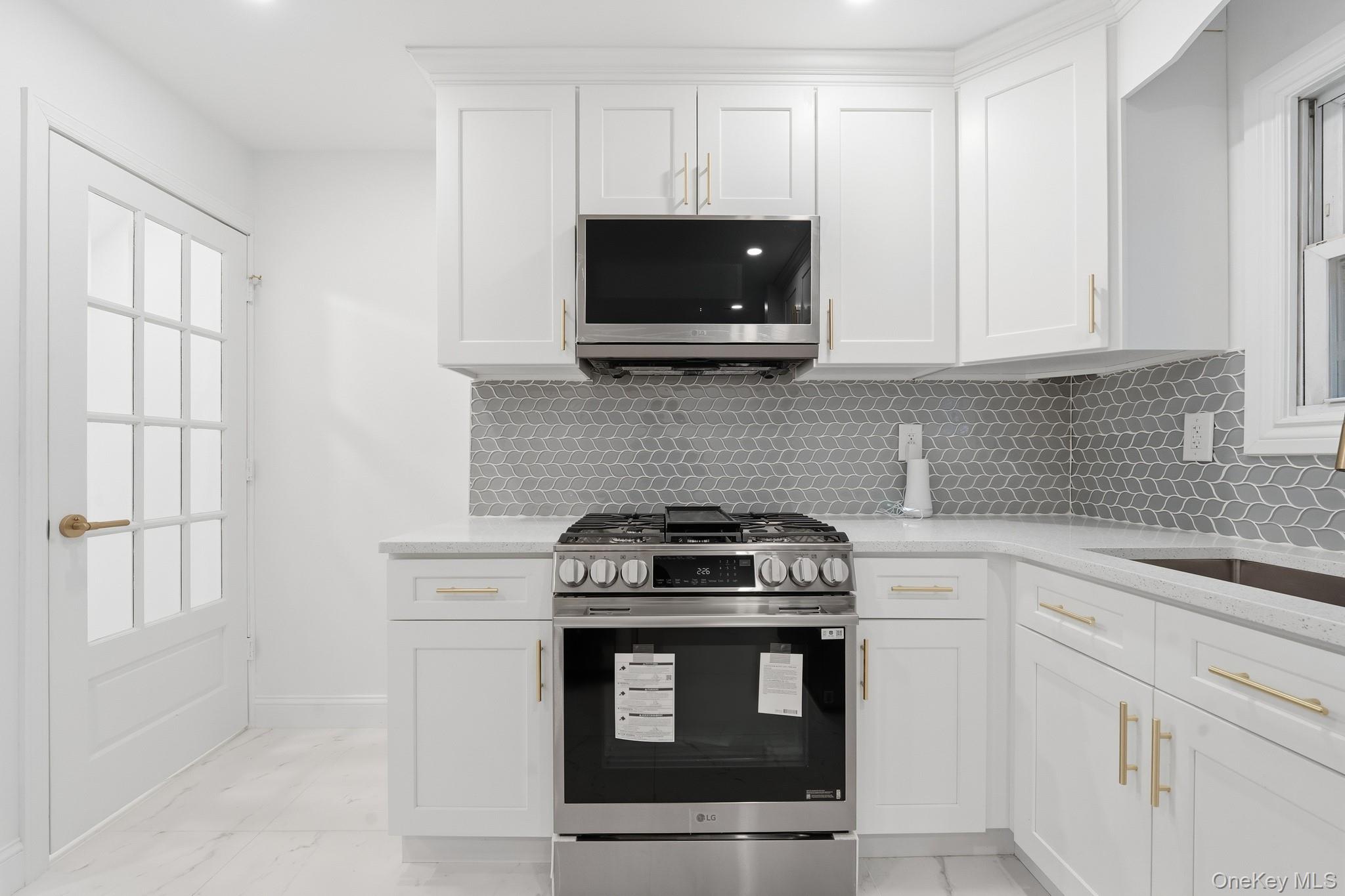 #4 photo, 898 Blake Avenue, Brooklyn , NY 11207