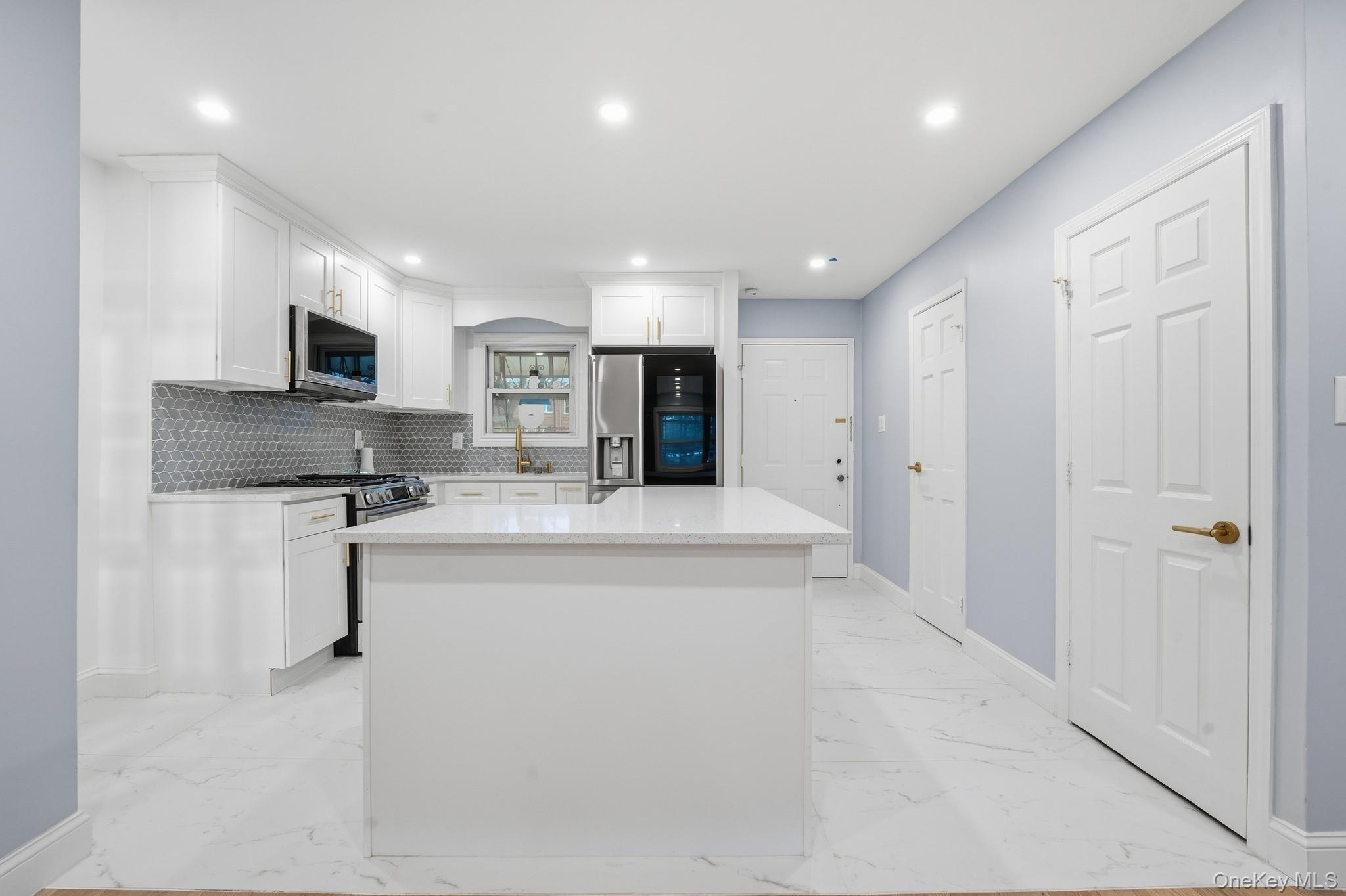 #6 photo, 898 Blake Avenue, Brooklyn , NY 11207