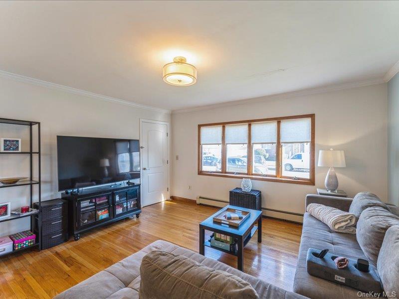 #4 photo, 158 Clement Avenue, Elmont , NY 11003