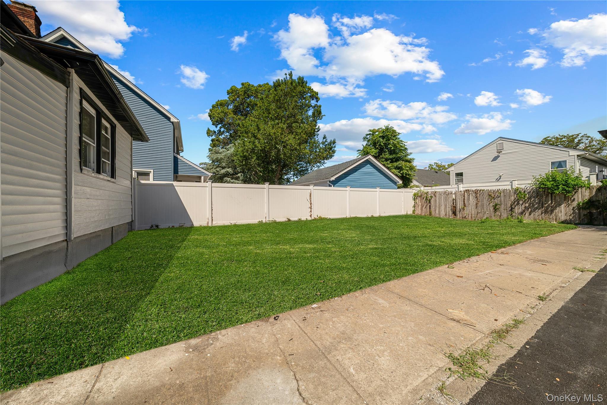 #20 photo, 87 Parsons Drive, Hempstead , NY 11550