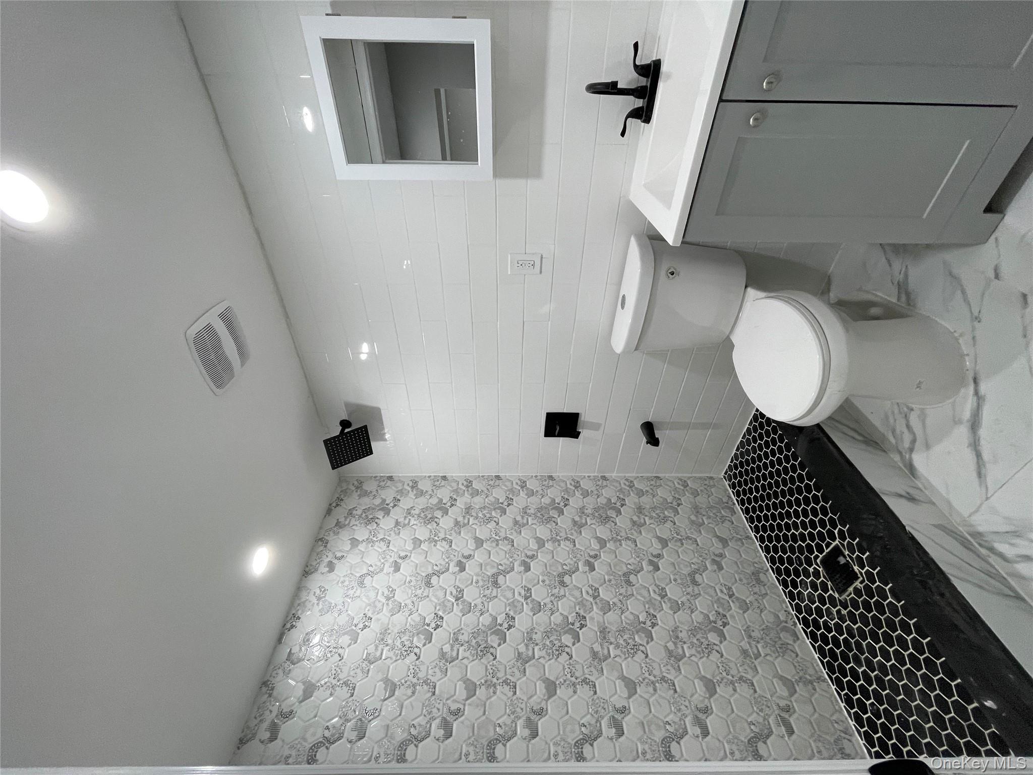 #18 photo, 114-42 196th Street, Saint Albans , NY 11412