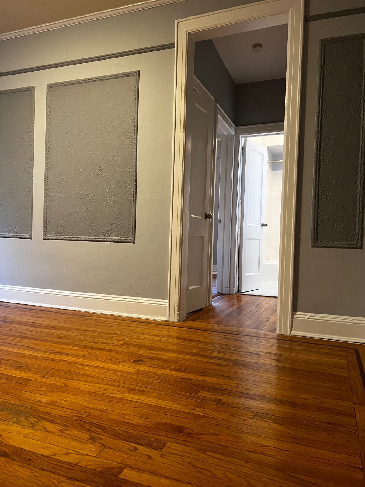 #3 photo, 576 Warburton Ave, #2R, Hastings on Hudson , NY 10706