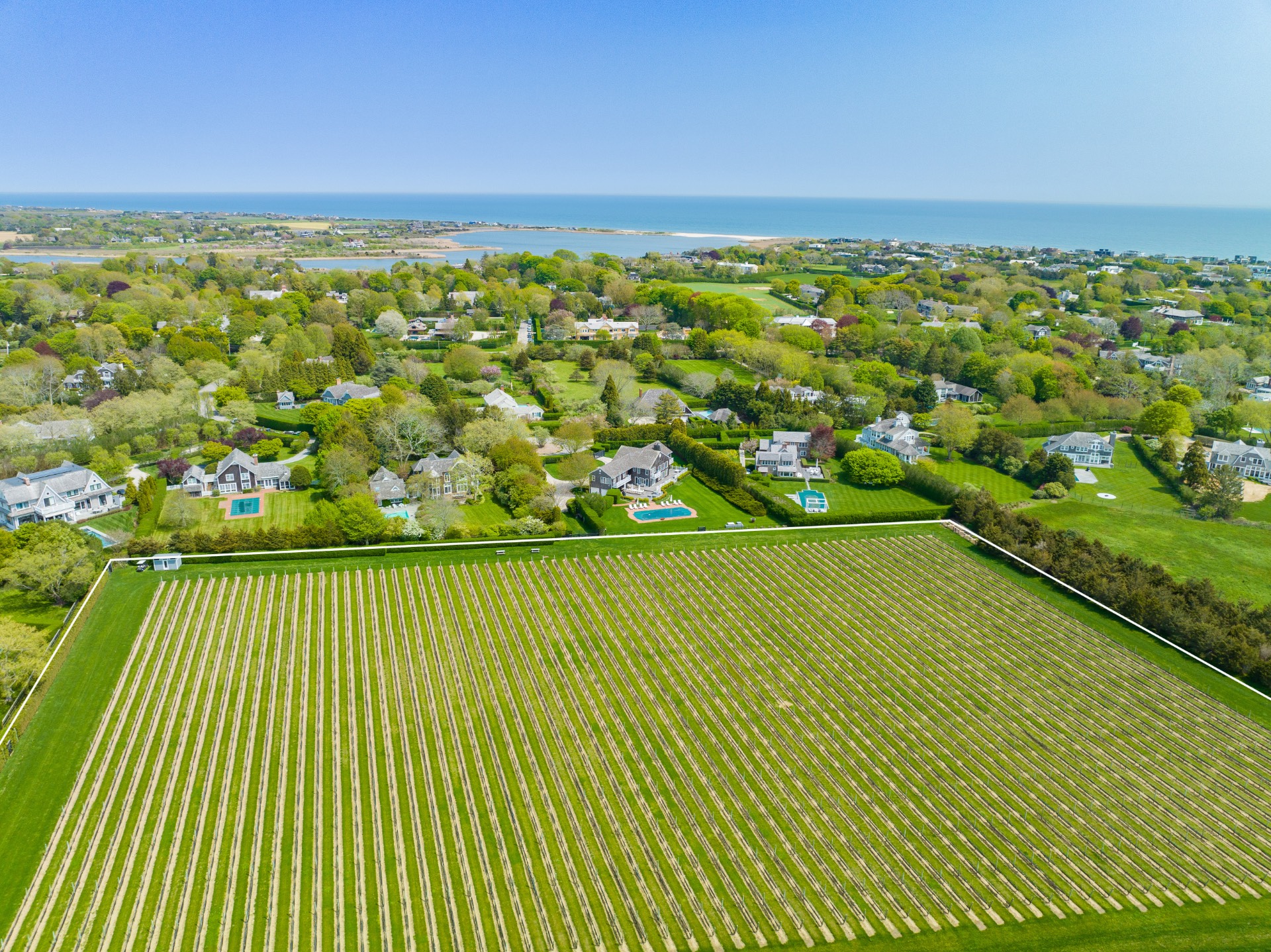 #2 photo, 78 Bridgefield Road, Bridgehamptn , NY 11932