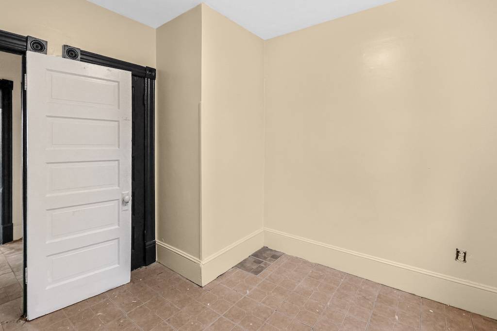 #13 photo, 9 Monument St, Newburgh , NY 12550