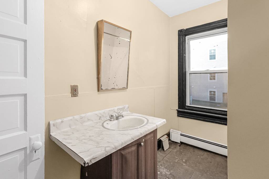 #15 photo, 9 Monument St, Newburgh , NY 12550