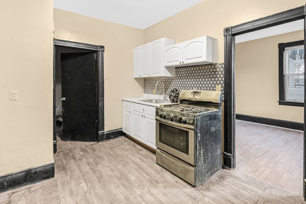 #7 photo, 9 Monument St, Newburgh , NY 12550