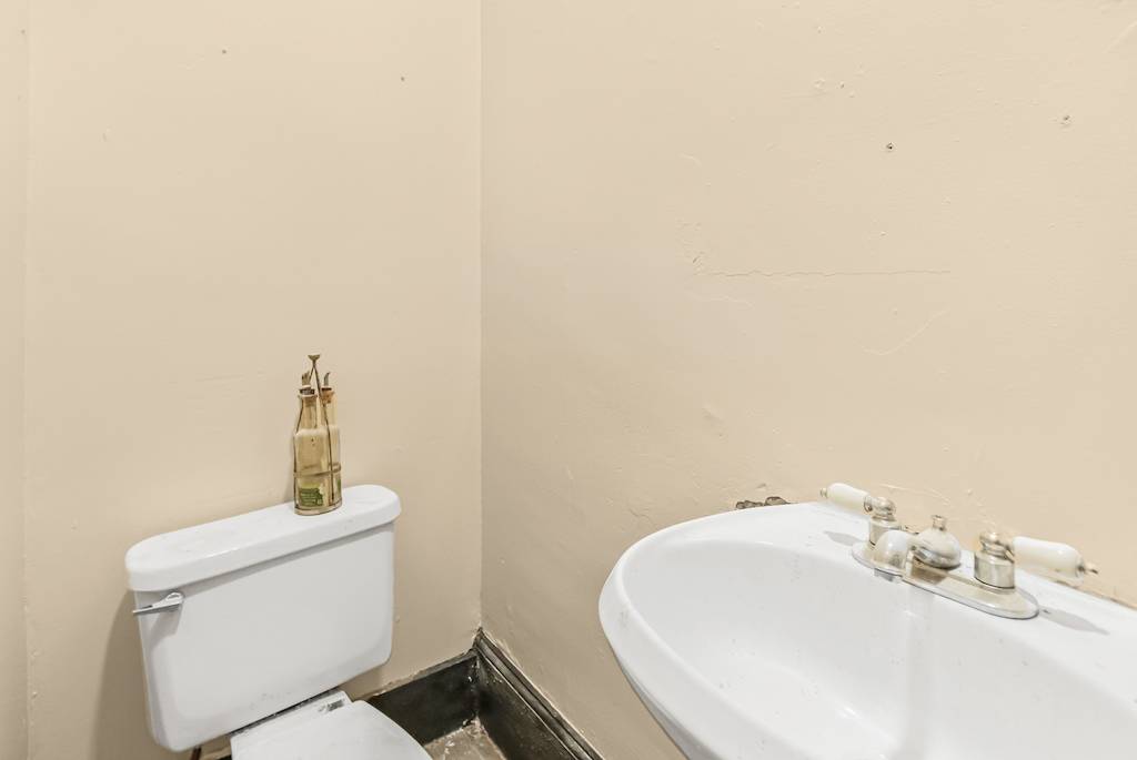 #8 photo, 9 Monument St, Newburgh , NY 12550