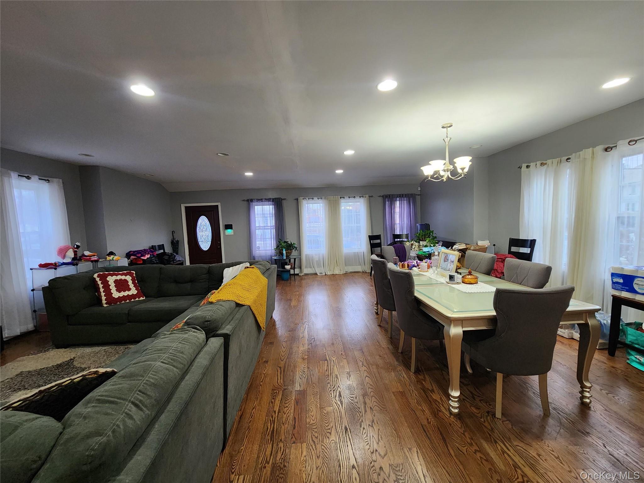 #4 photo, 19614 104th Avenue, Saint Albans , NY 11412