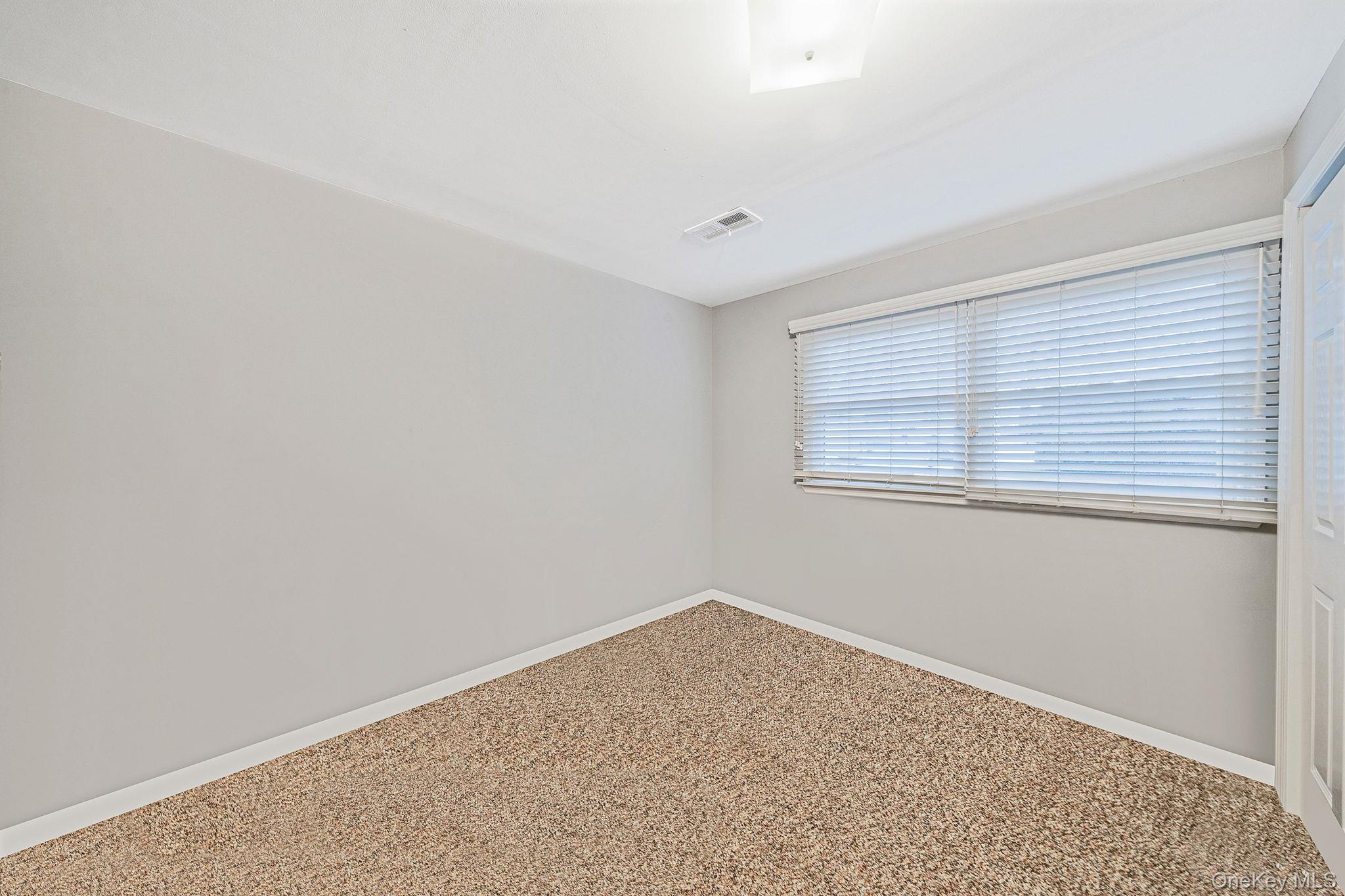 #14 photo, 154A Woodrow Parkway, West Babylon , NY 11704