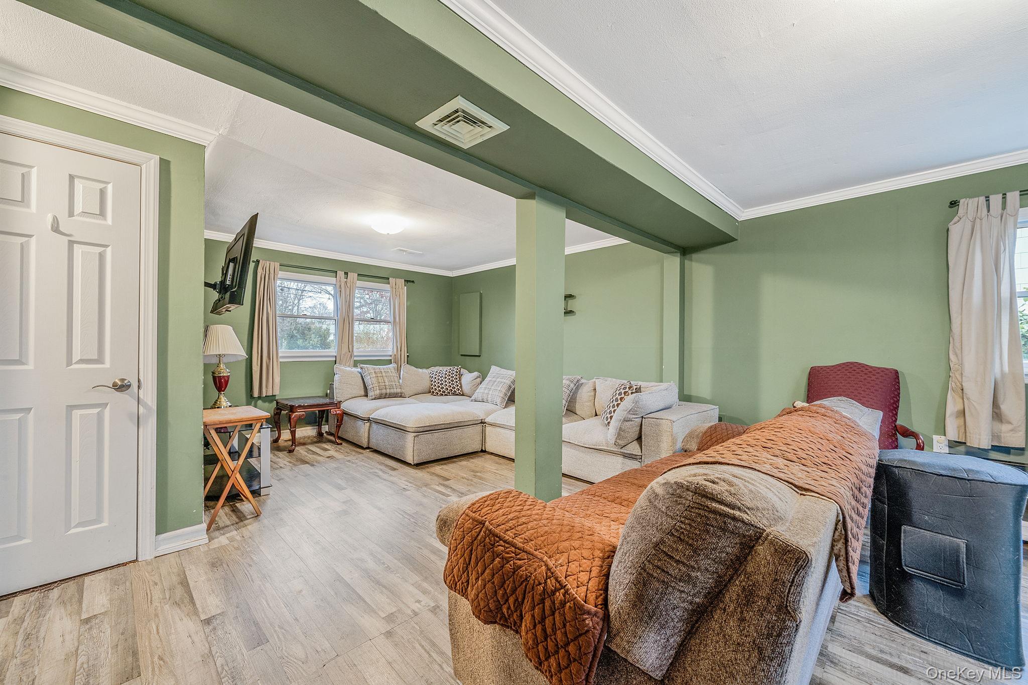 #15 photo, 154A Woodrow Parkway, West Babylon , NY 11704