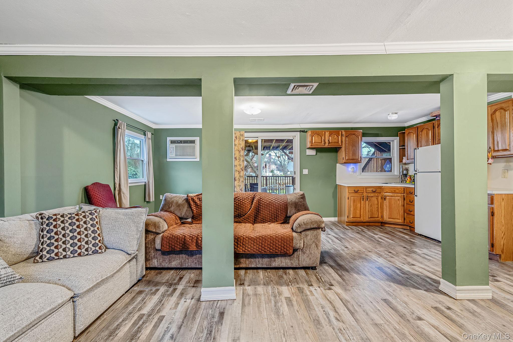 #17 photo, 154A Woodrow Parkway, West Babylon , NY 11704