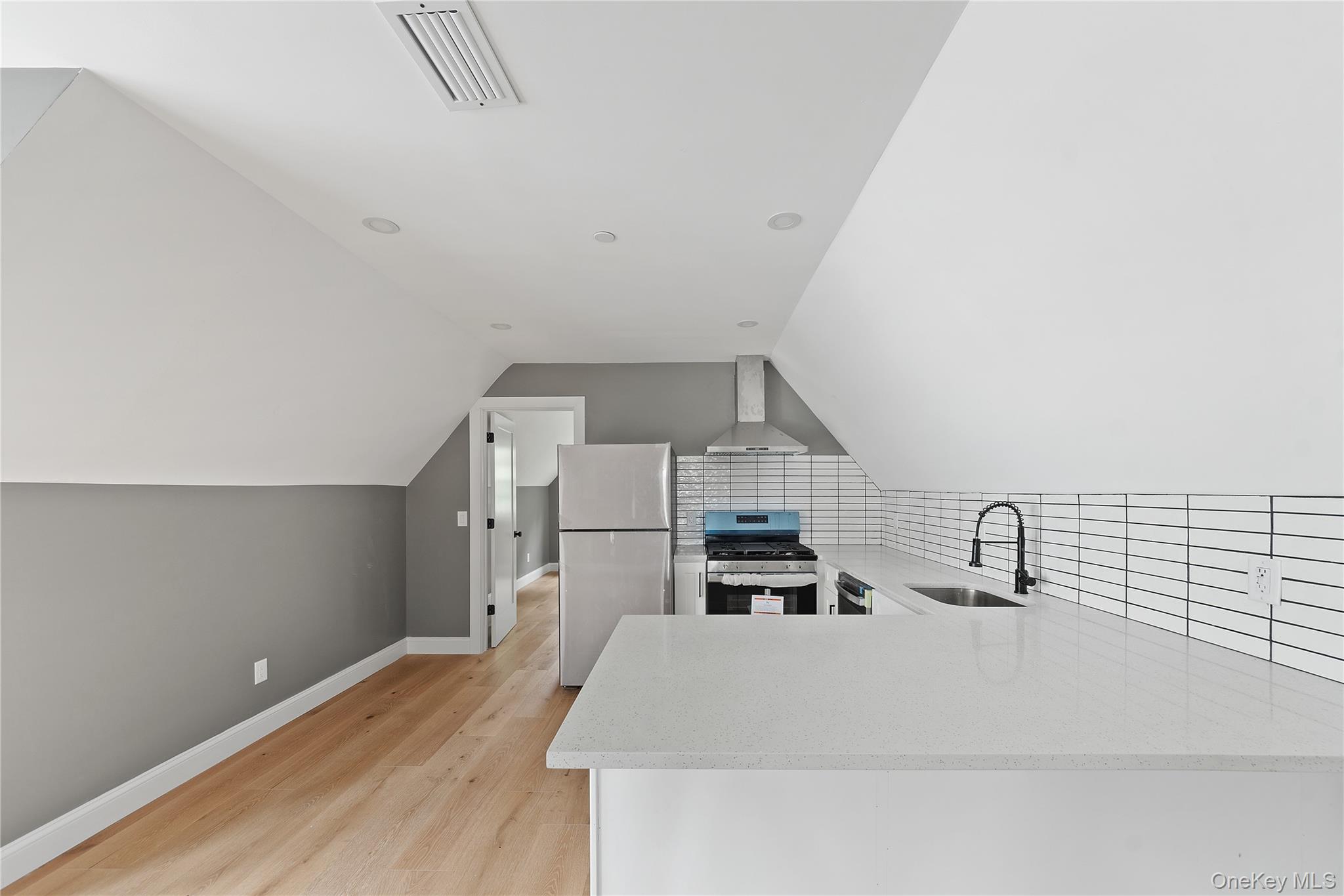 #14 photo, 356 S 10th Avenue, Mount Vernon , NY 10550