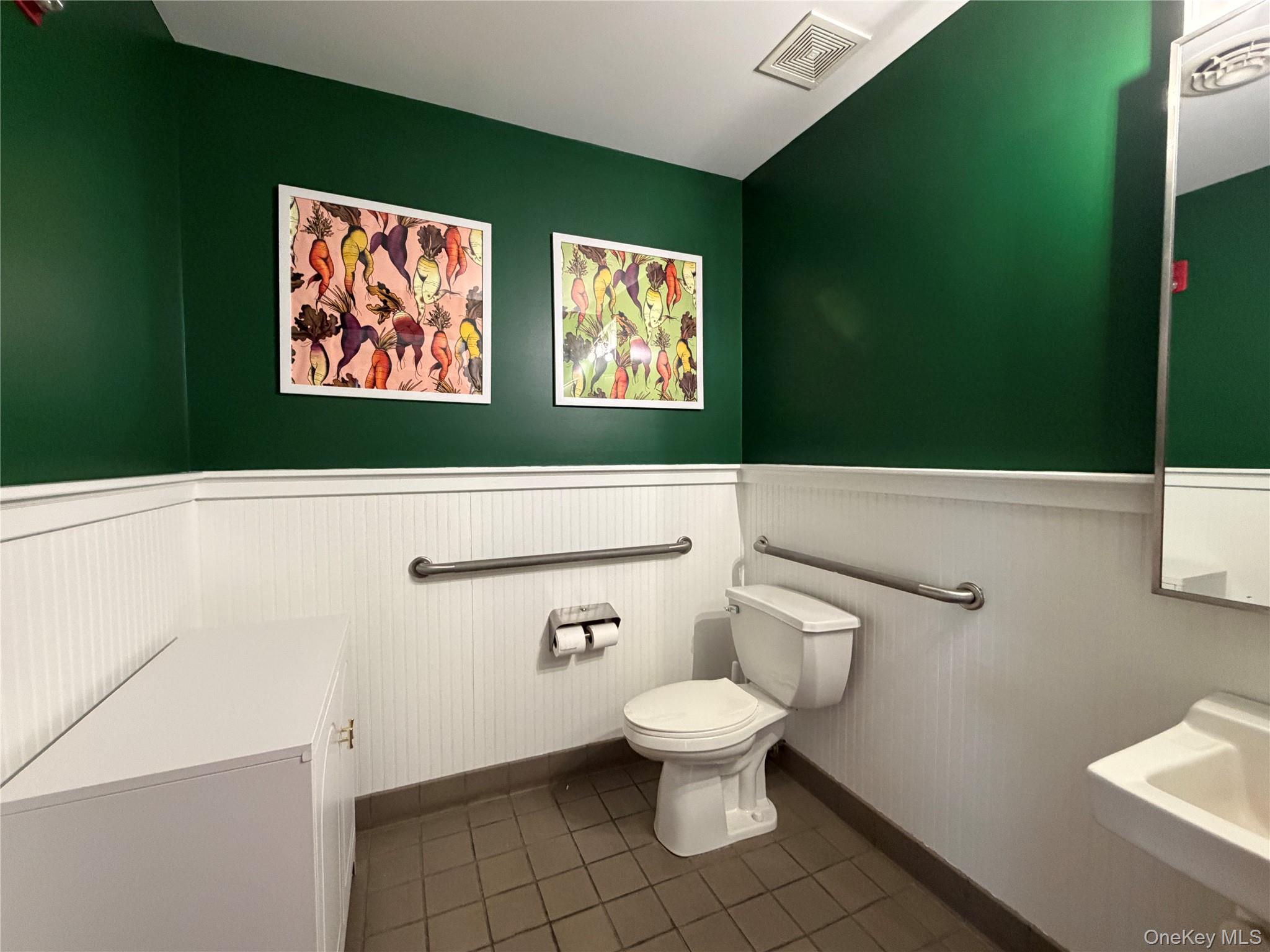 #8 photo, 23 White Oak Drive, Chester , NY 10918