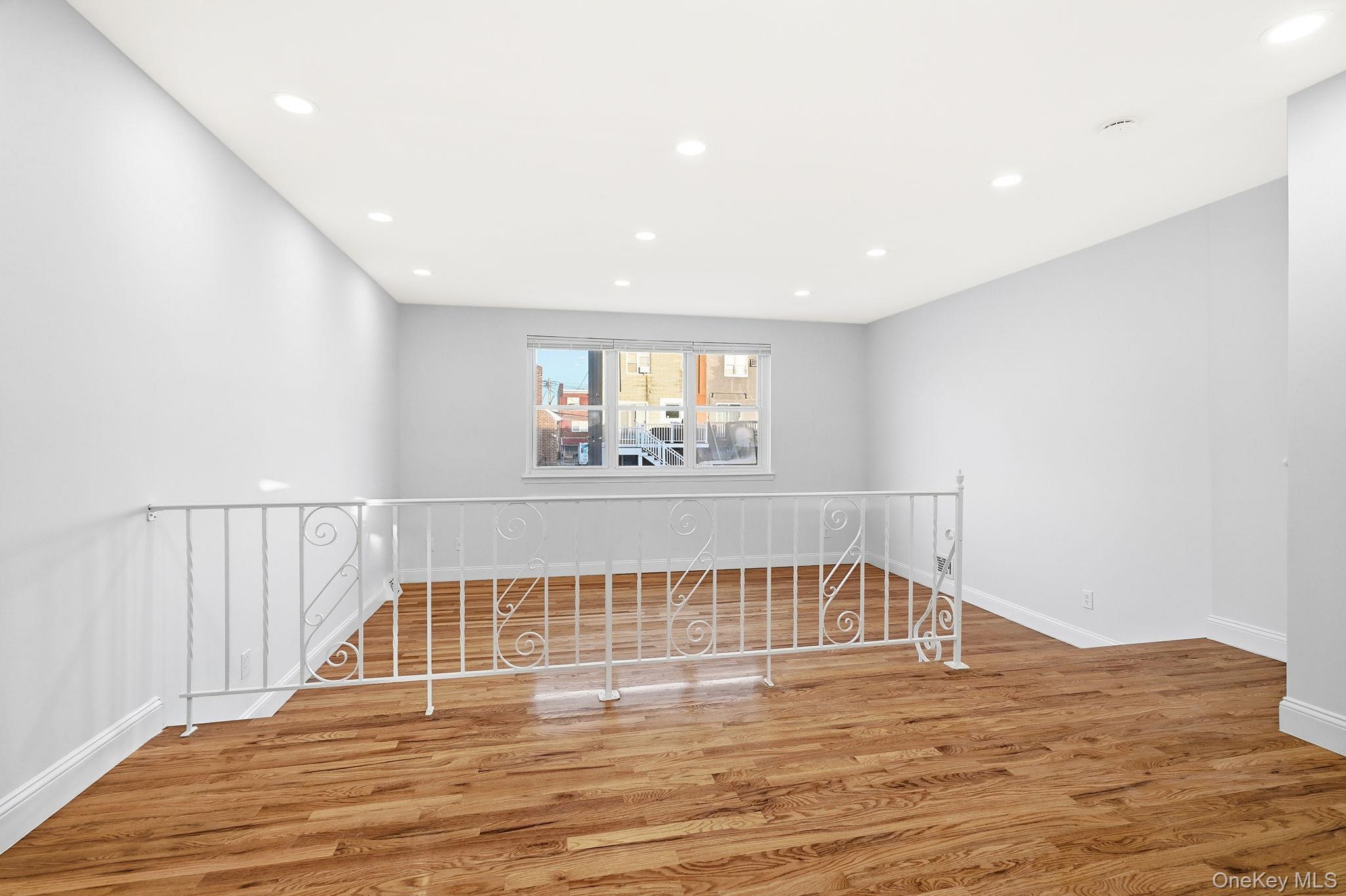 #10 photo, 278 Balcom Avenue, Bronx , NY 10465