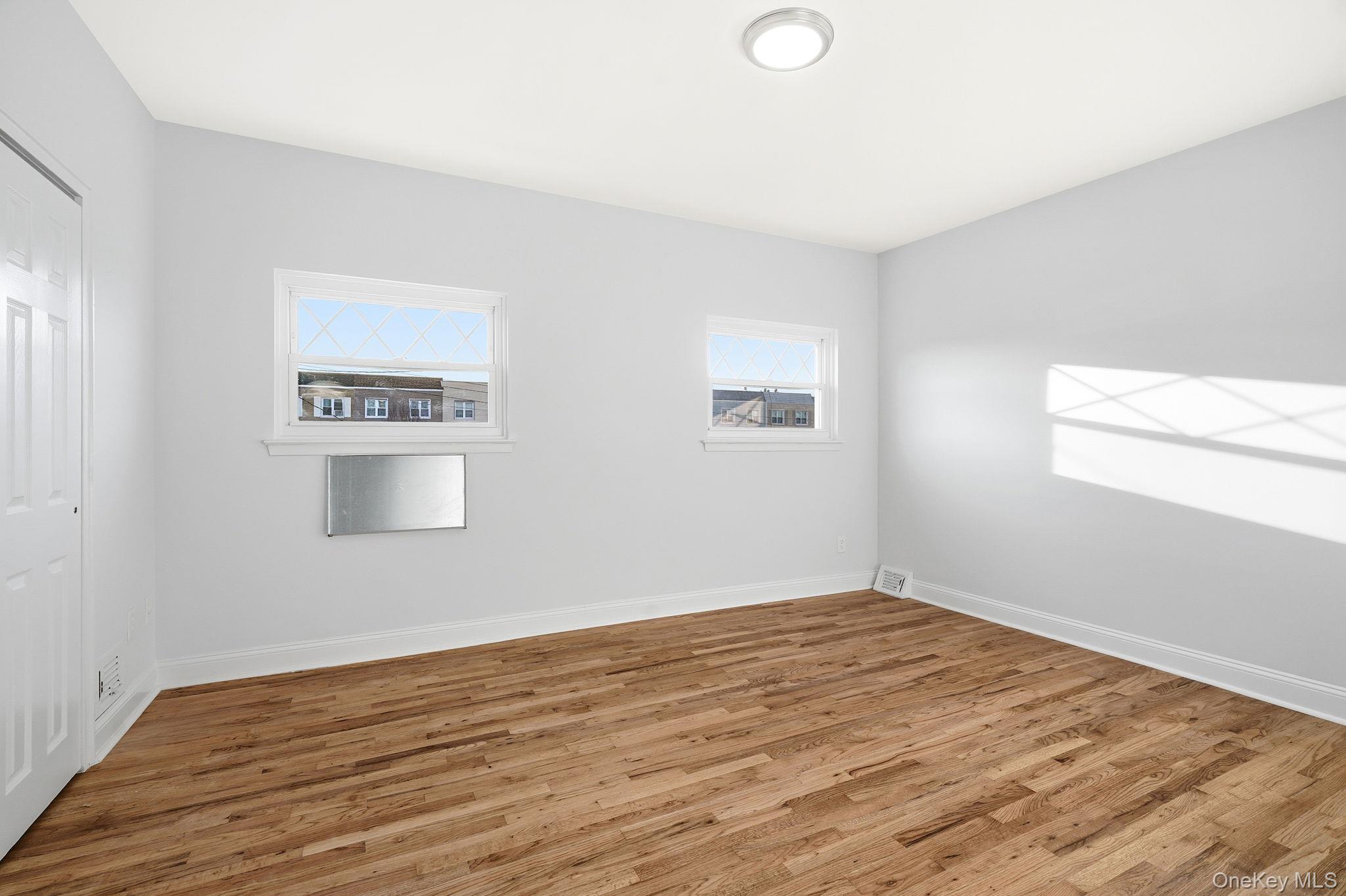 #16 photo, 278 Balcom Avenue, Bronx , NY 10465