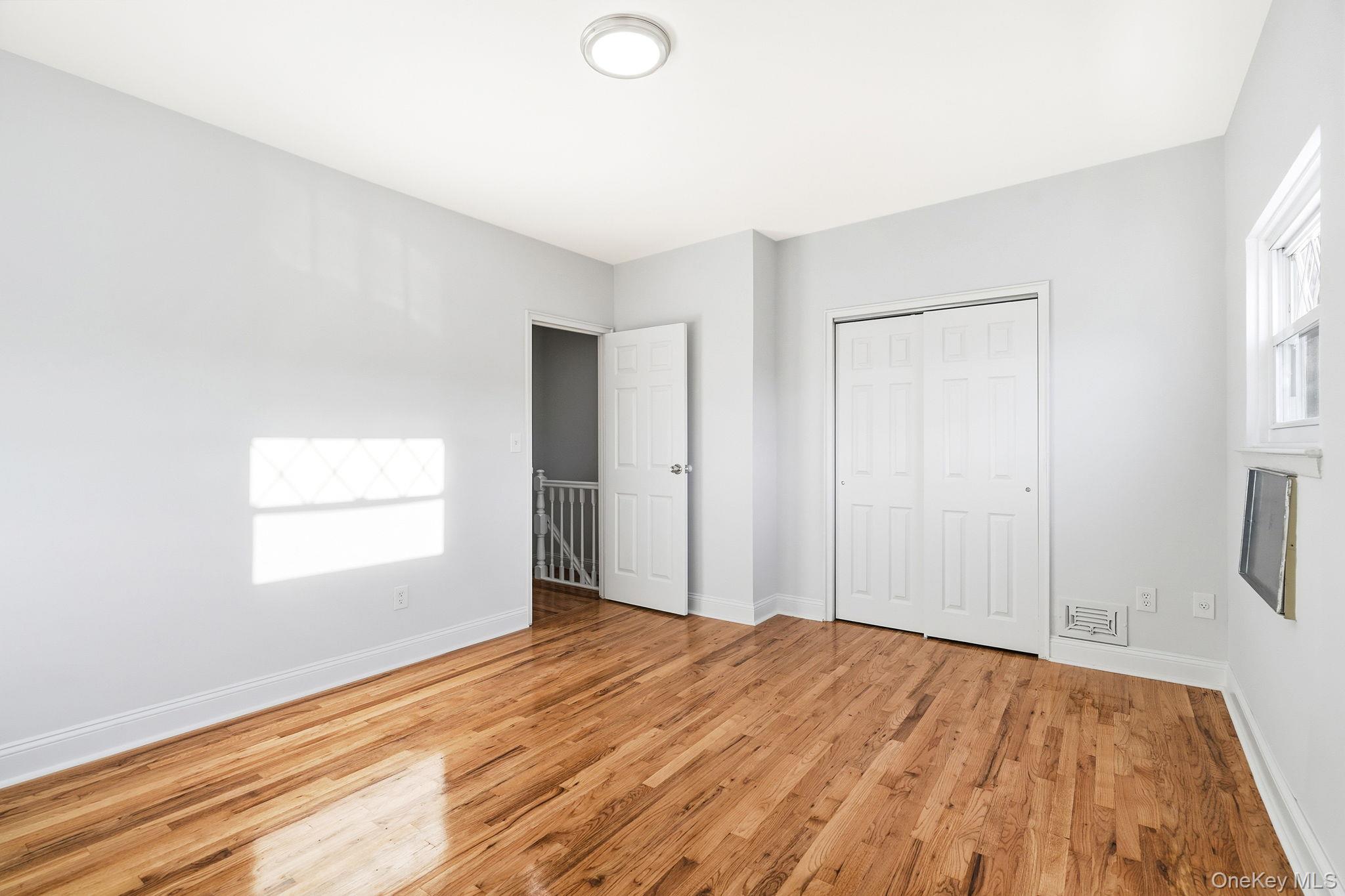 #19 photo, 278 Balcom Avenue, Bronx , NY 10465