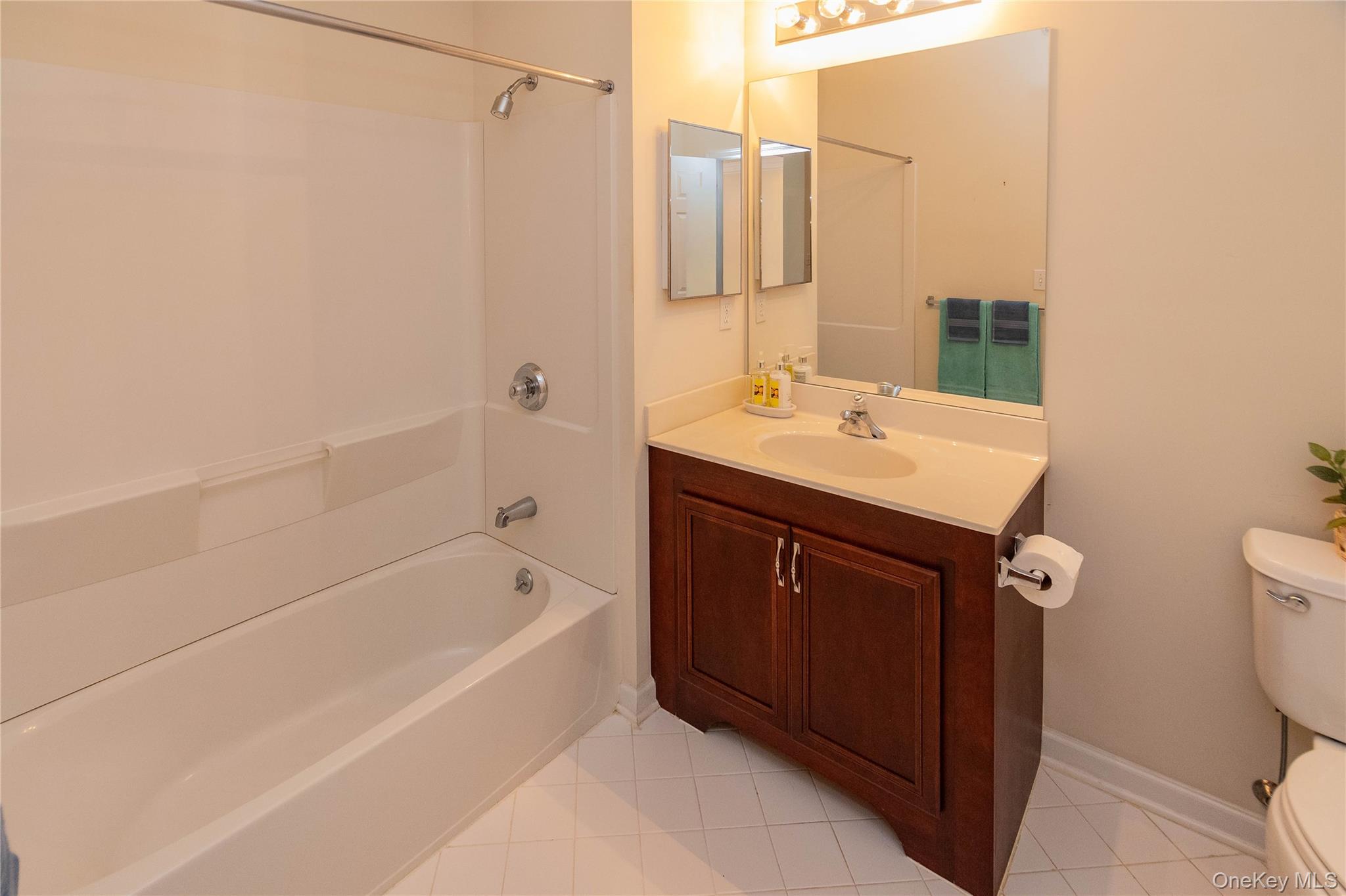 #19 photo, 919 Saratoga Lane, Fishkill , NY 12524