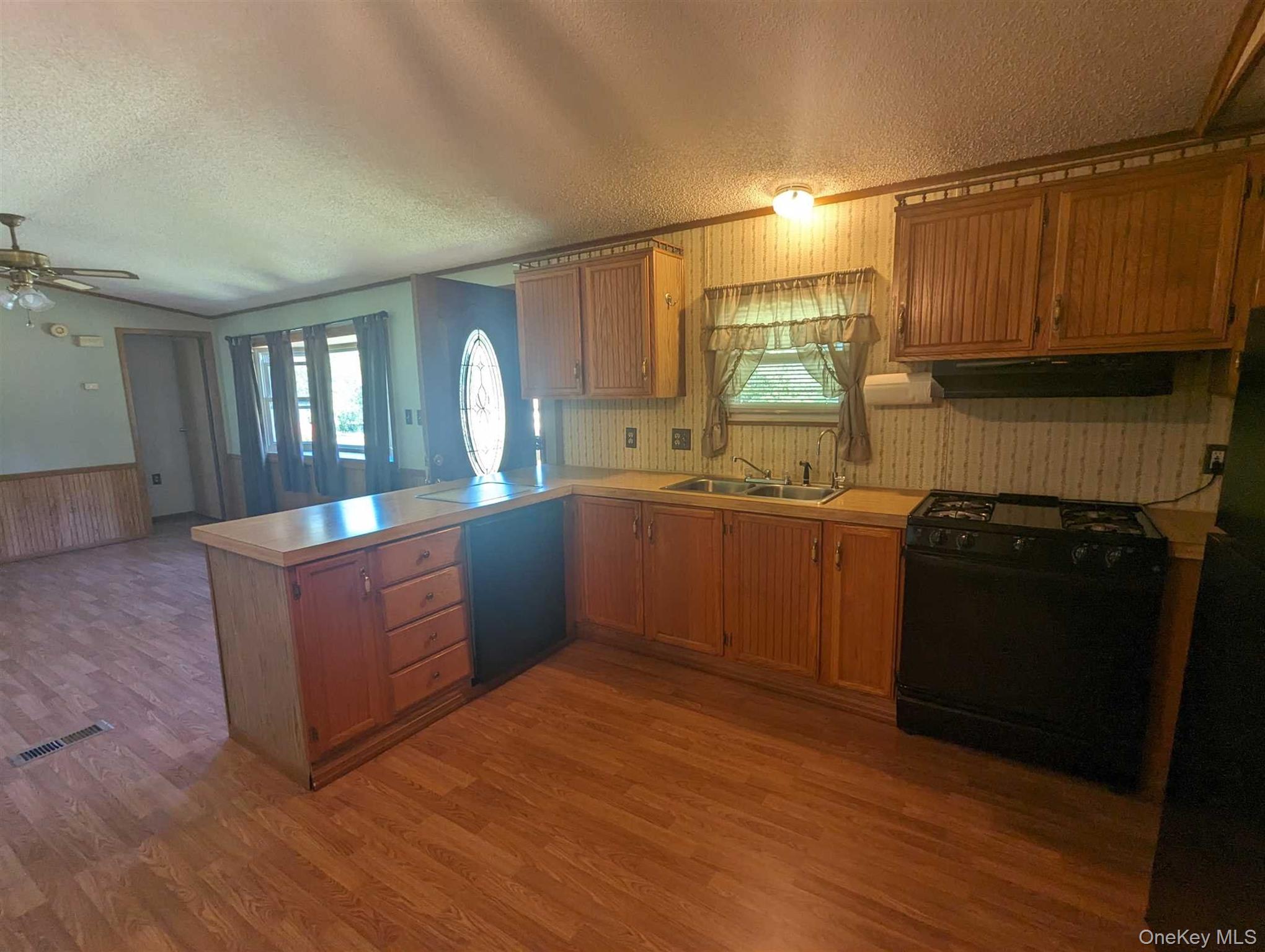 #9 photo, 132 North Montgomery Street, Walden , NY 12586