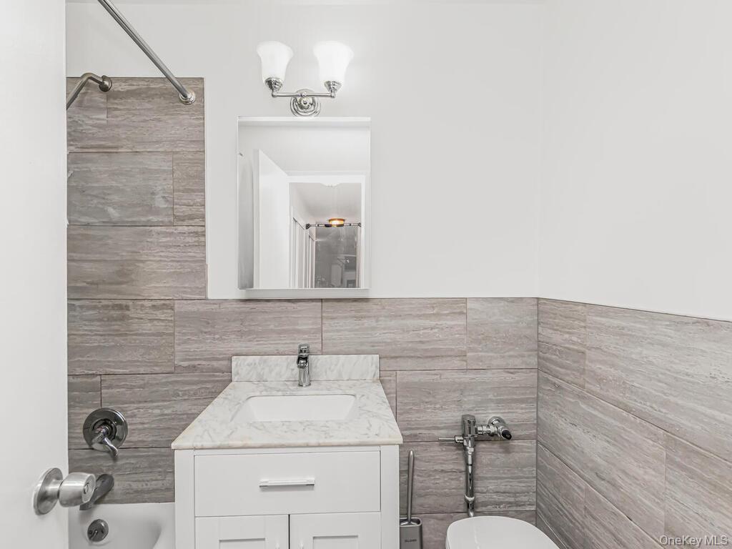 #12 photo, 2750 Johnson Avenue, Bronx , NY 10463