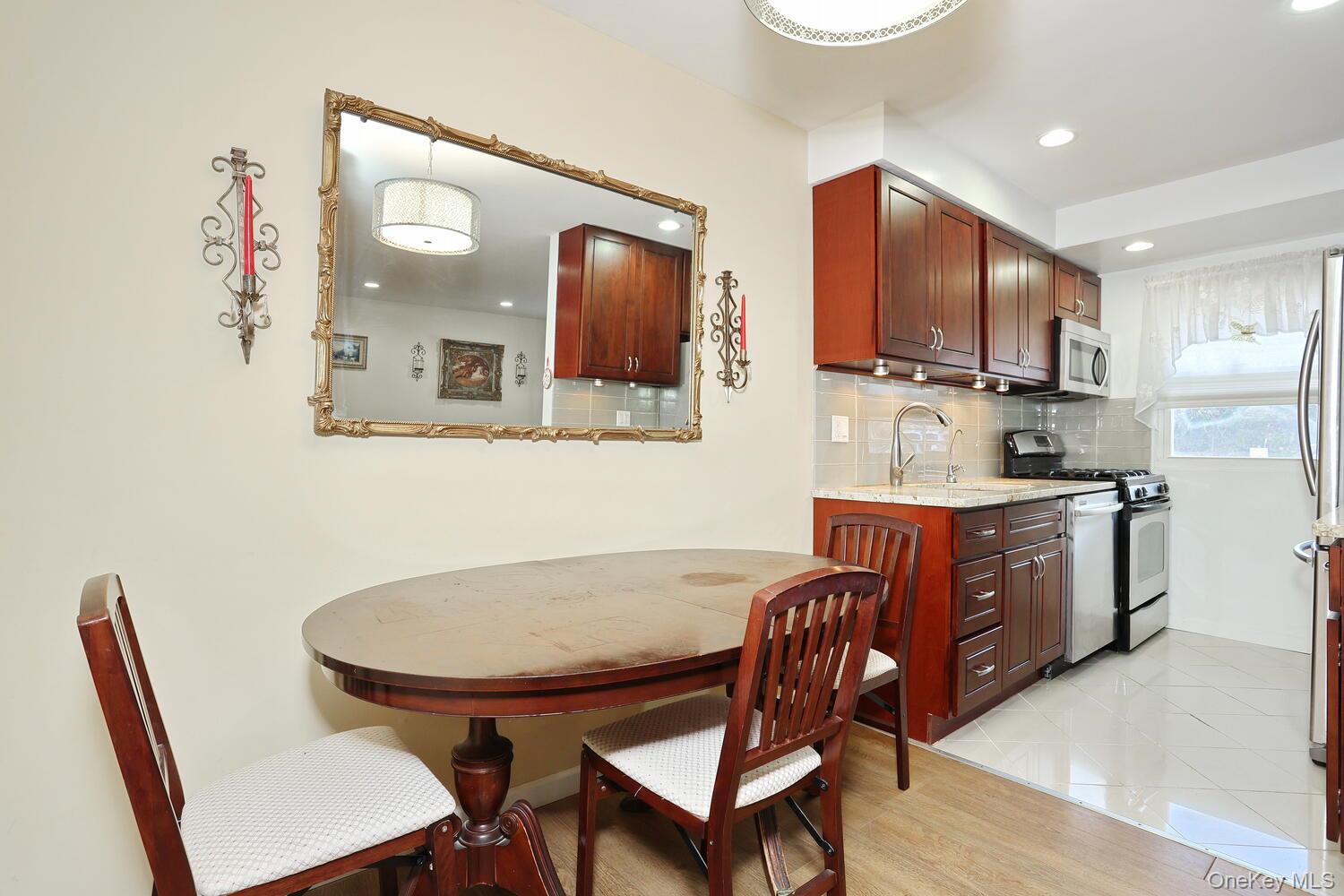 #8 photo, 20 Main Street, 紐約州 Garnerville , NY 10923