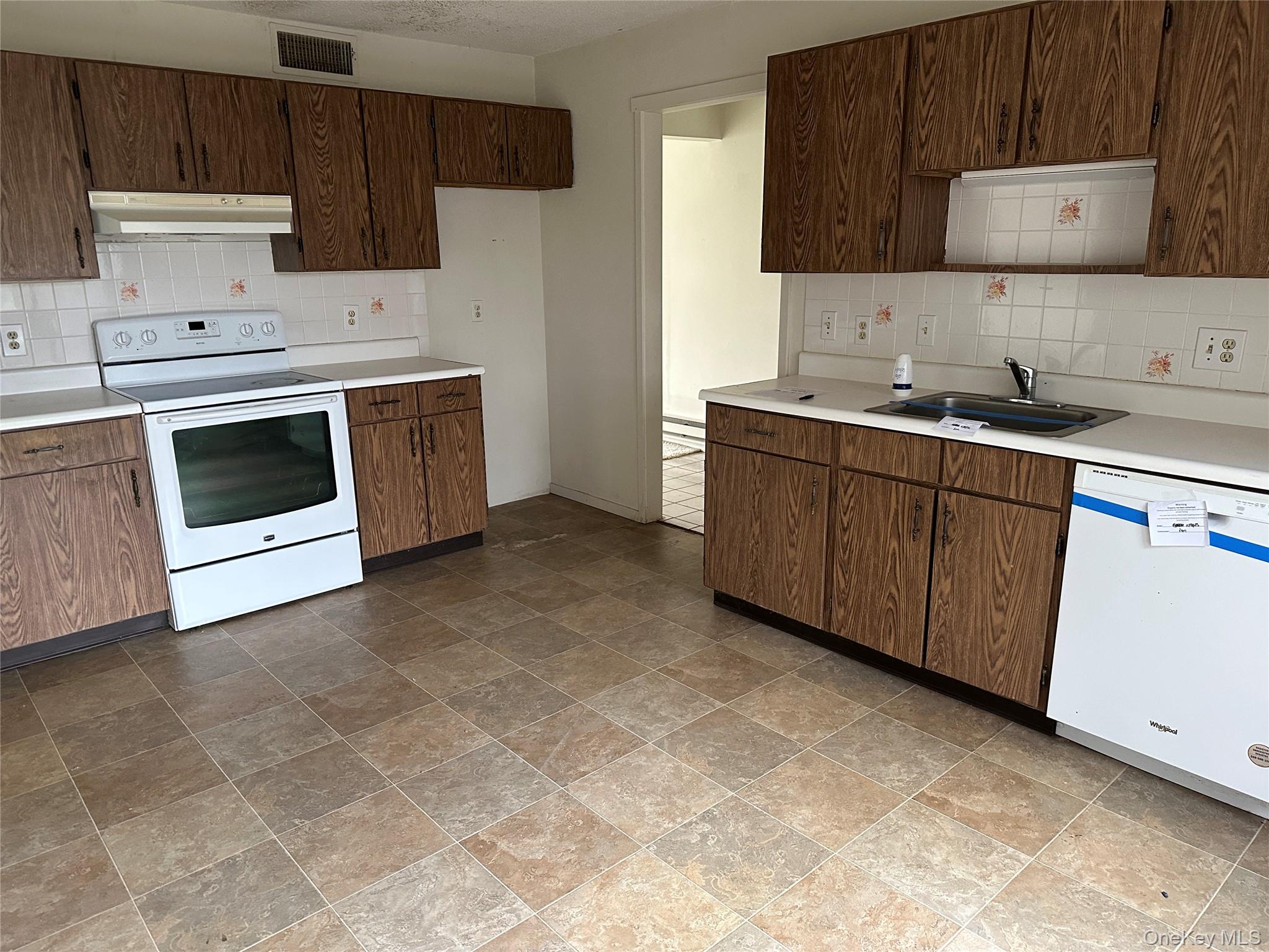 #4 photo, 107C Heritage Hills, Somers , NY 10589