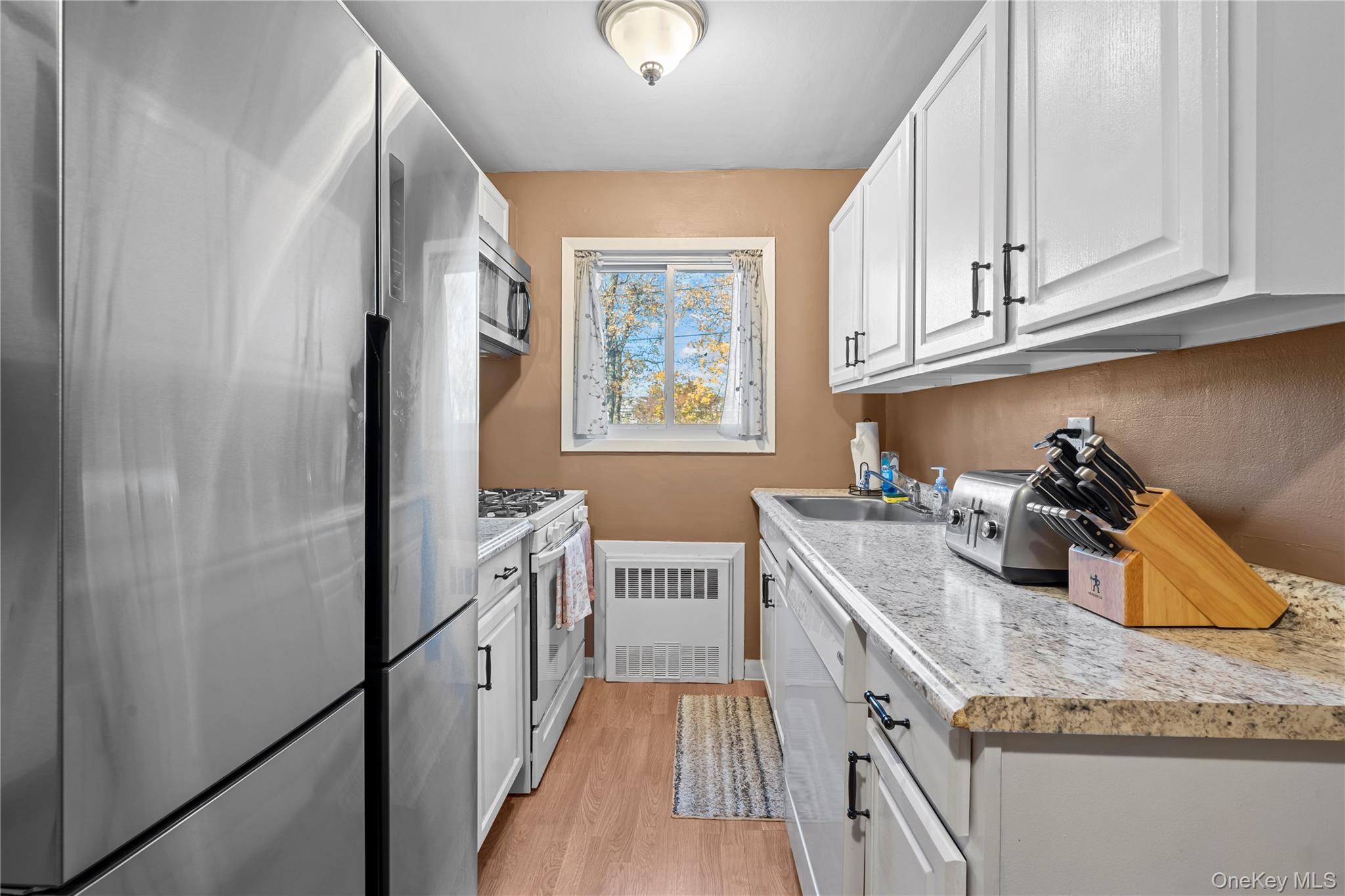 #8 photo, 51 Edmunton Drive, North Babylon , NY 11704