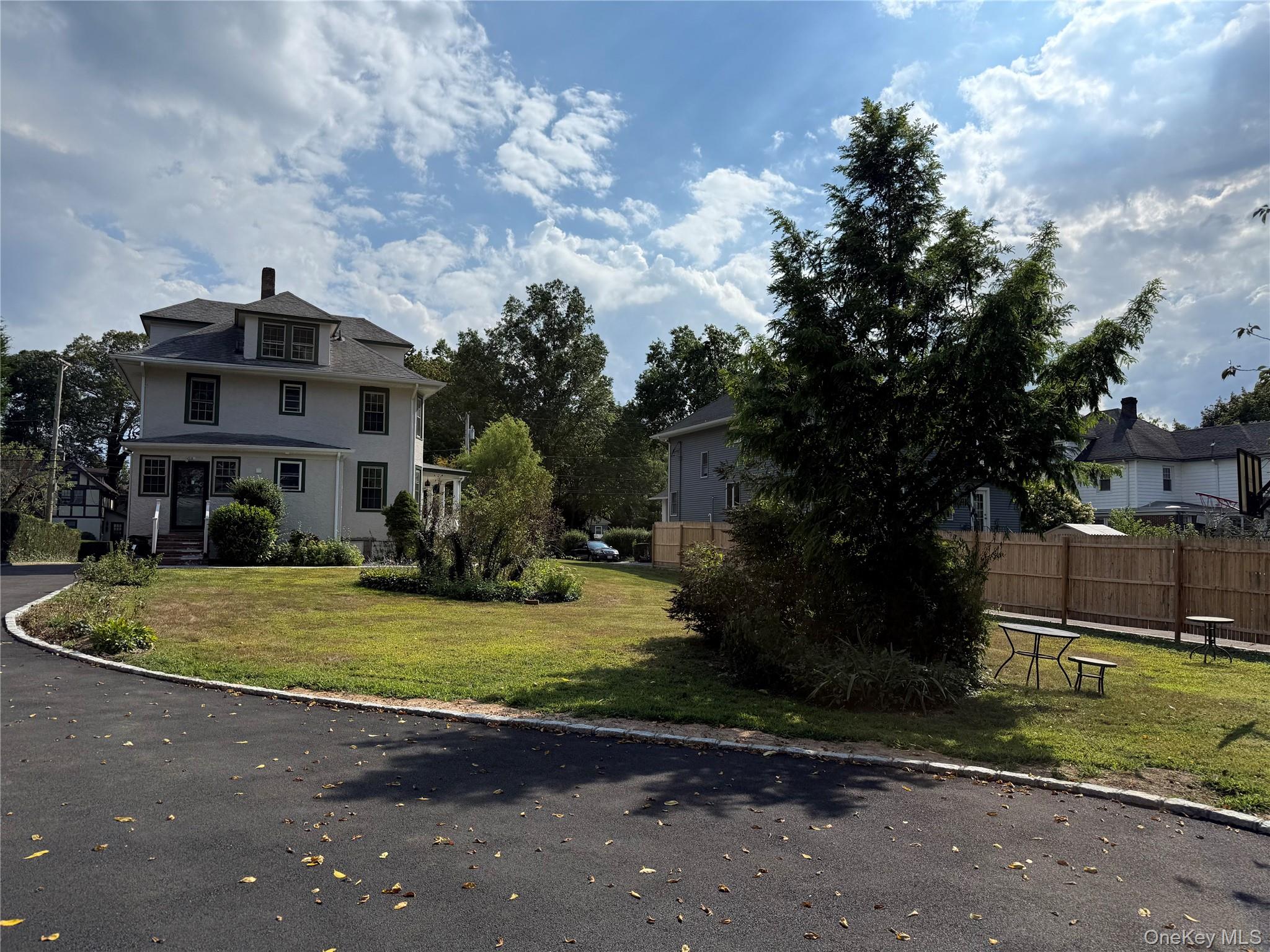 #14 photo, 27 Dosoris Way, Glen Cove , NY 11542