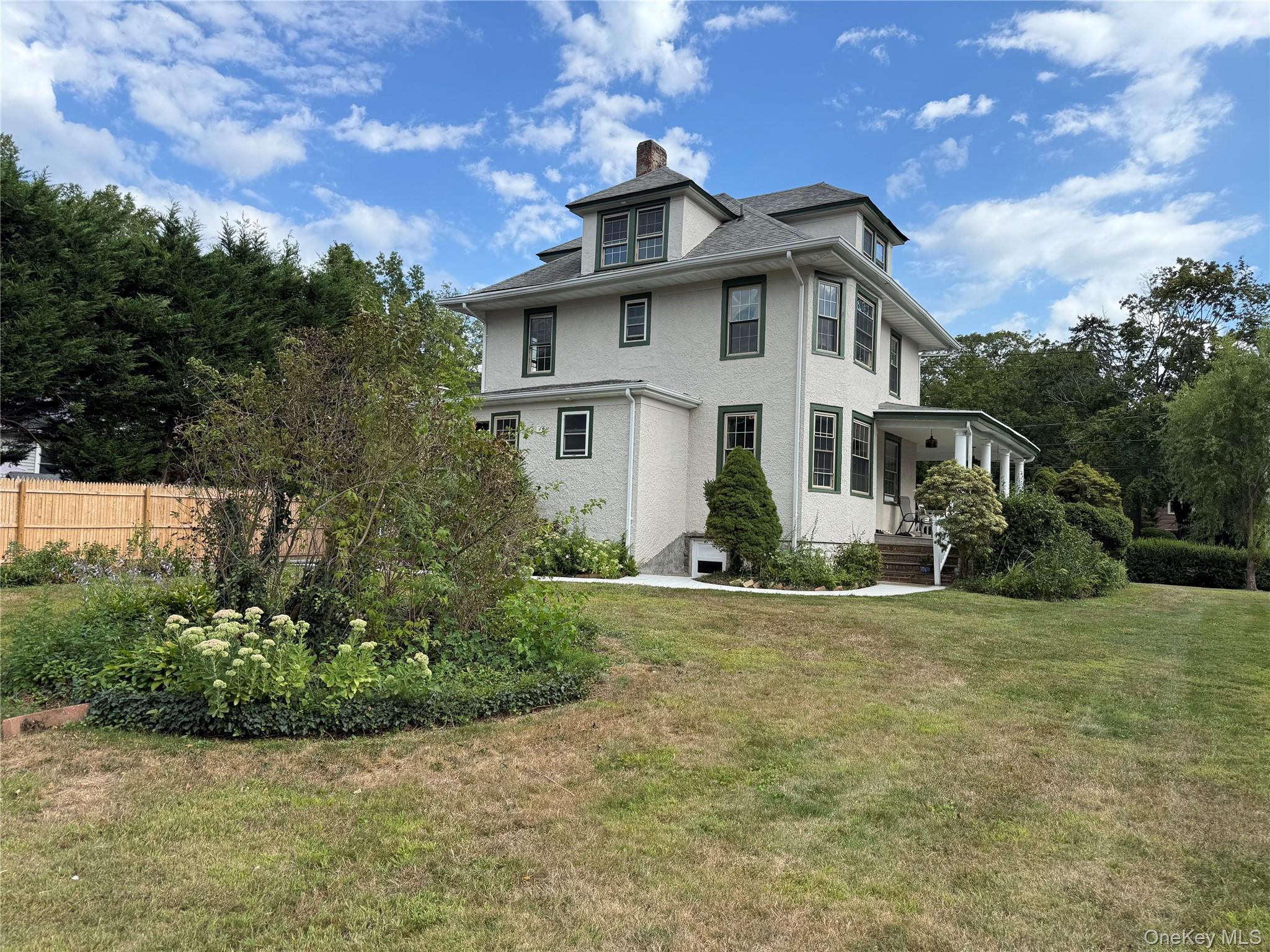 #16 photo, 27 Dosoris Way, Glen Cove , NY 11542