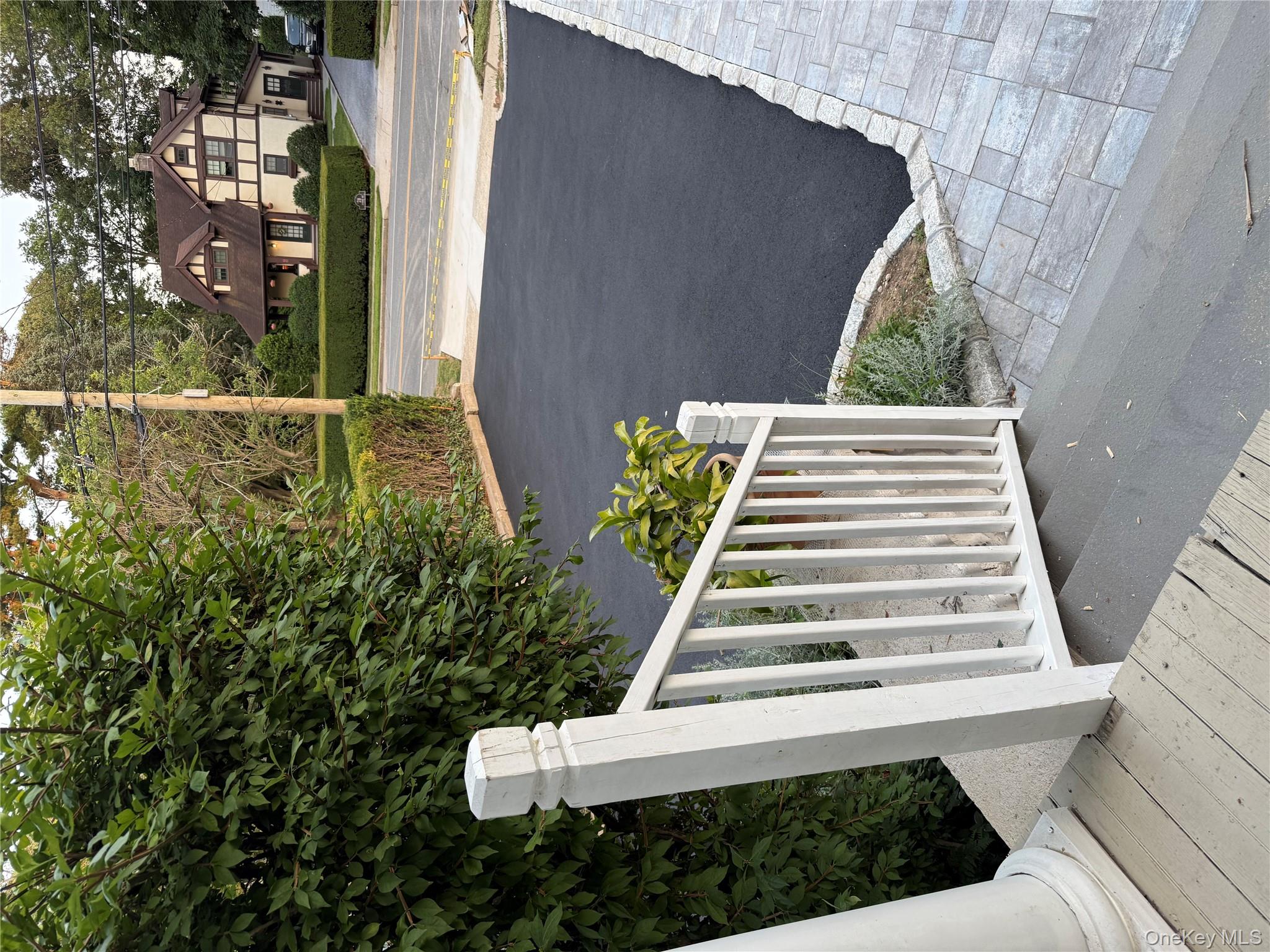 #20 photo, 27 Dosoris Way, Glen Cove , NY 11542