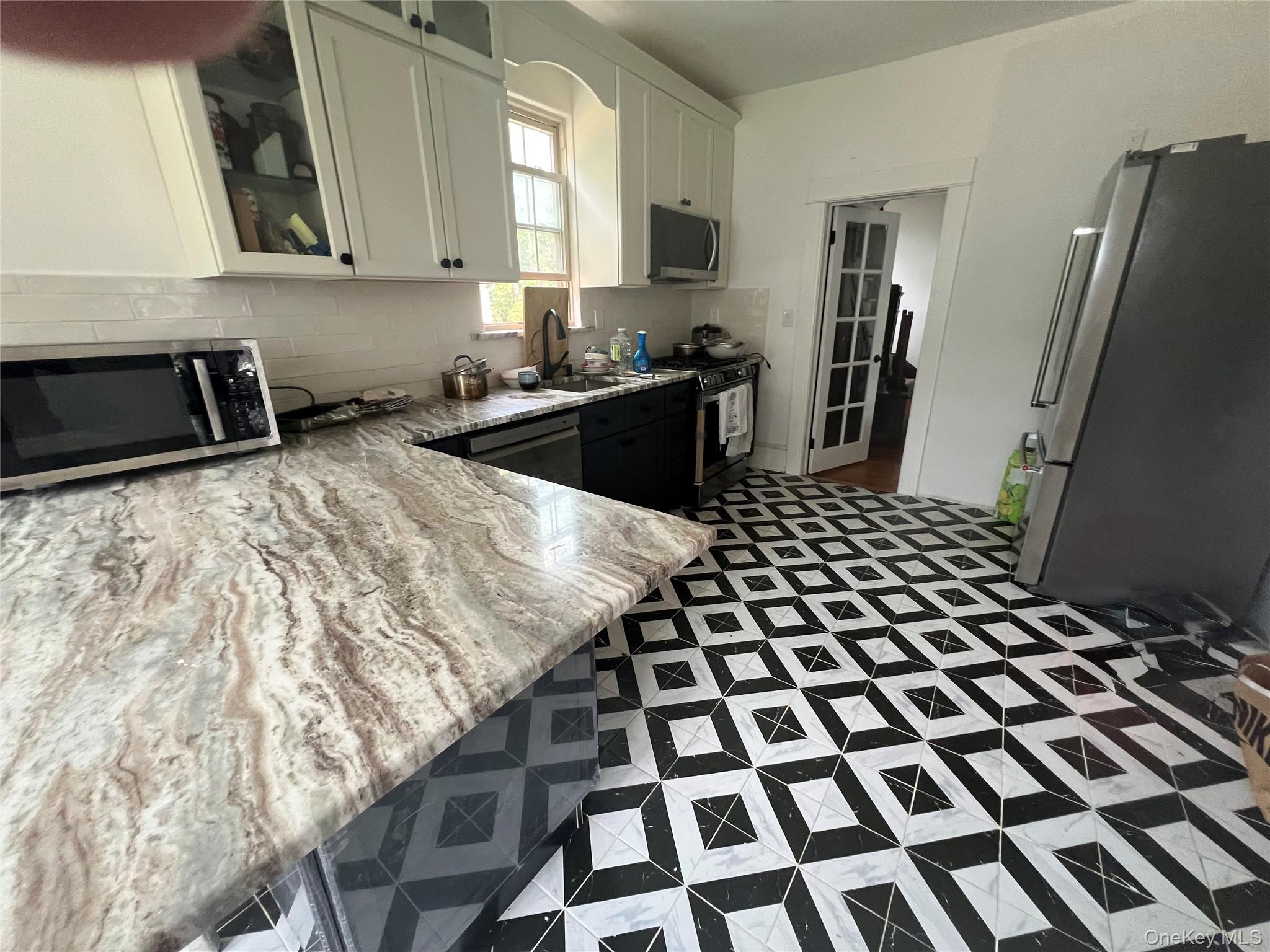 #8 photo, 27 Dosoris Way, Glen Cove , NY 11542