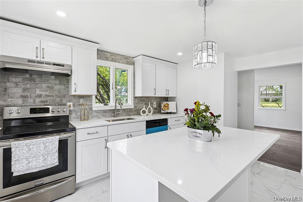 #3 photo, 46 Saint George Drive, সাফোক কাউন্টি Shirley , NY 11967