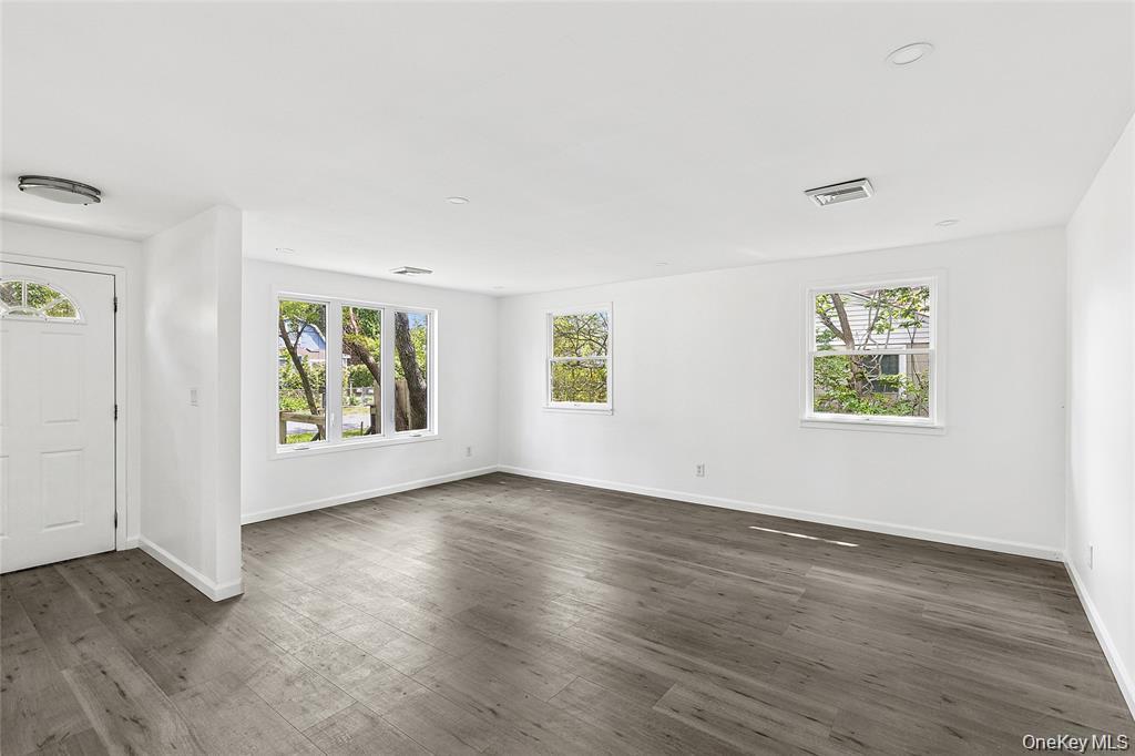 #6 photo, 46 Saint George Drive, সাফোক কাউন্টি Shirley , NY 11967