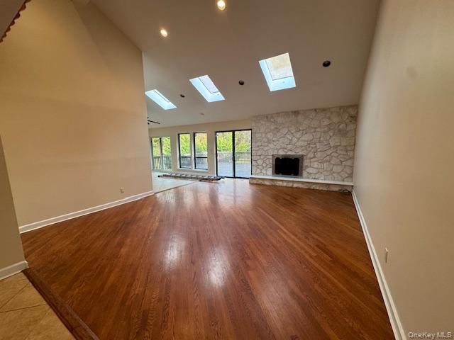 #16 photo, 5 Carman Court, Dix Hills , NY 11746