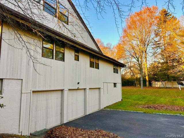 #5 photo, 5 Carman Court, Dix Hills , NY 11746