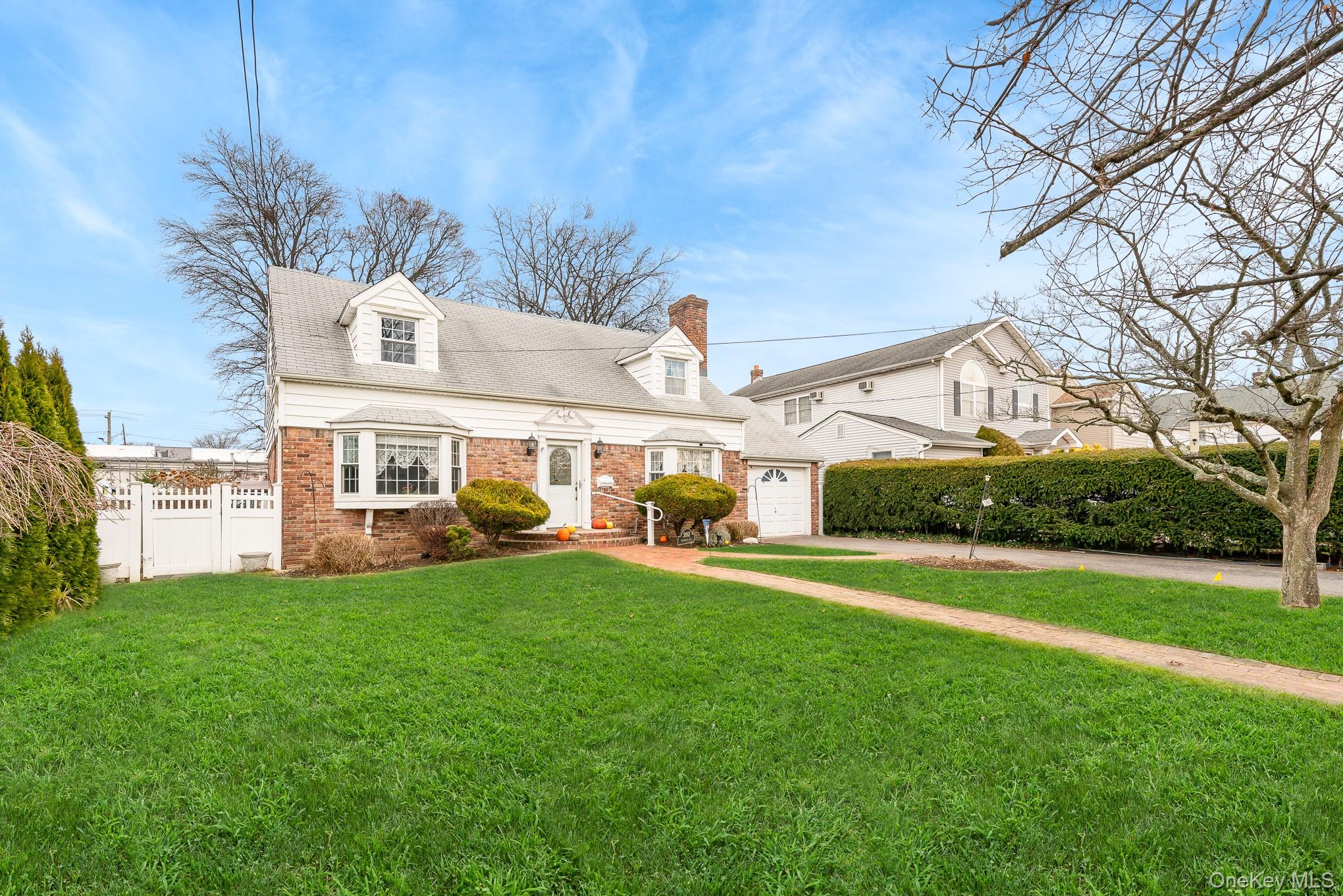 #3 photo, 3861 Wilburne Avenue, Seaford , NY 11783