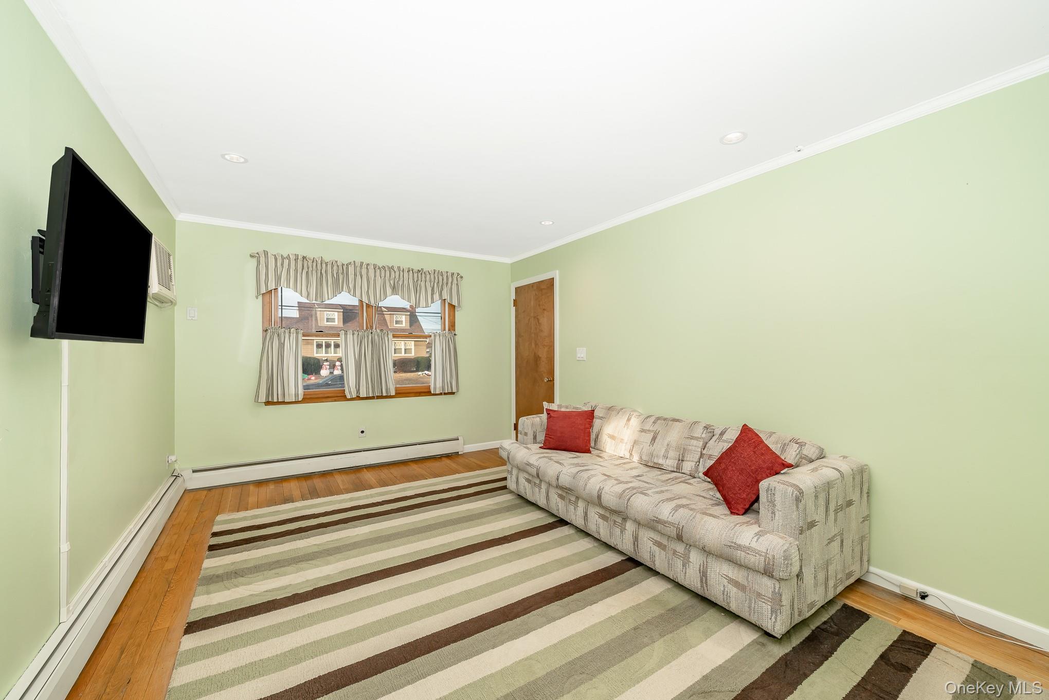 #9 photo, 242 N Pine Street, Massapequa , NY 11758