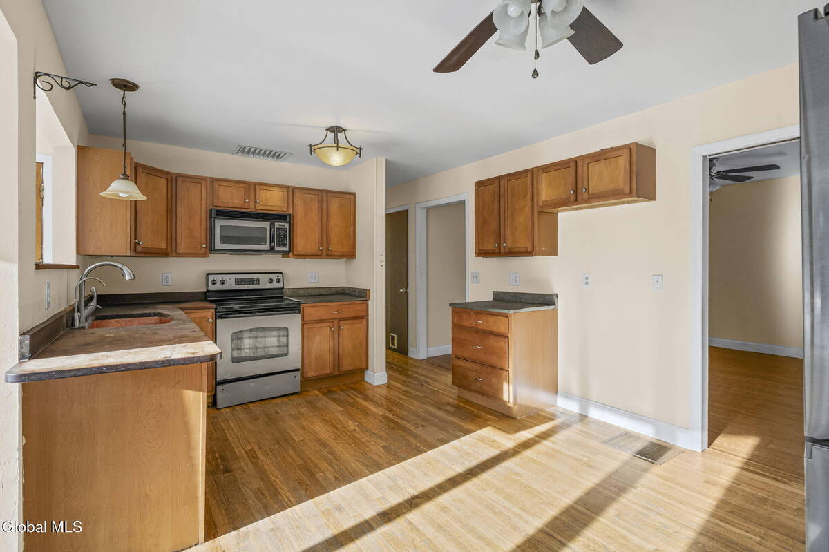 #10 photo, 2 Norland Court, Wilton , NY 12866