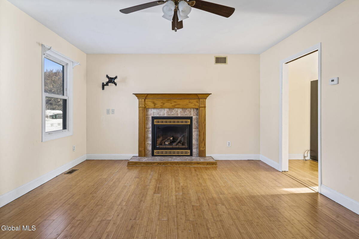 #4 photo, 2 Norland Court, Wilton , NY 12866