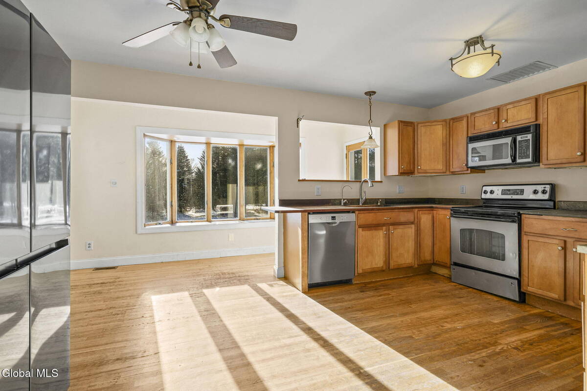 #8 photo, 2 Norland Court, Wilton , NY 12866