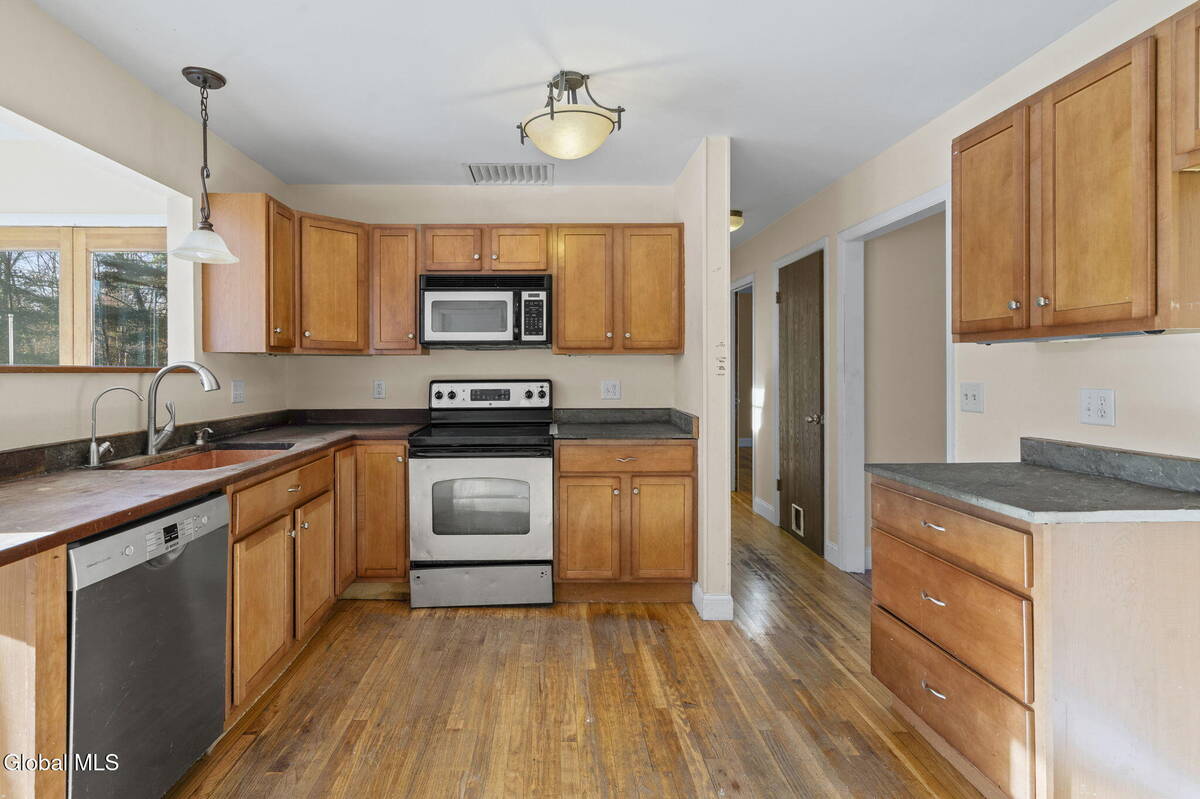 #9 photo, 2 Norland Court, Wilton , NY 12866