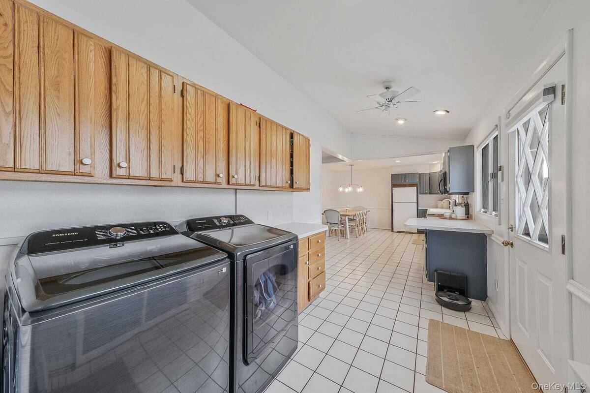 #19 photo, 114 Monroe Avenue, Patchogue , NY 11772