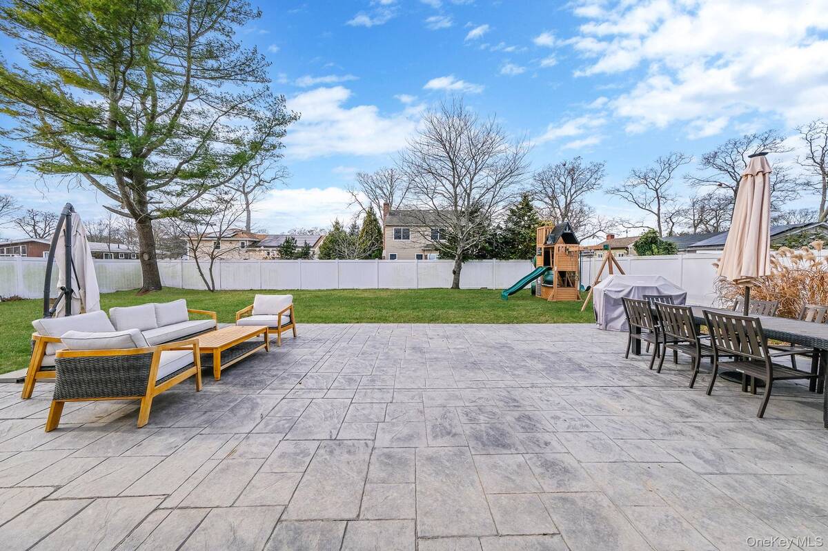 #3 photo, 114 Monroe Avenue, Patchogue , NY 11772