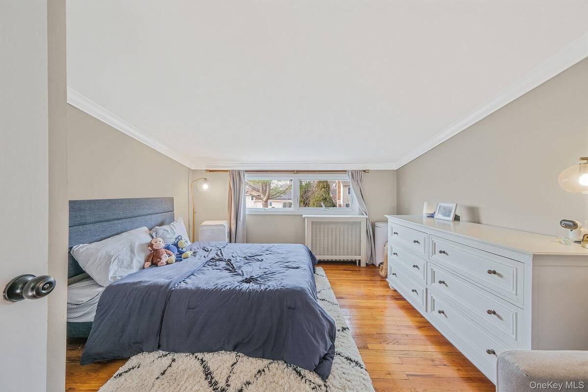 #33 photo, 114 Monroe Avenue, Patchogue , NY 11772